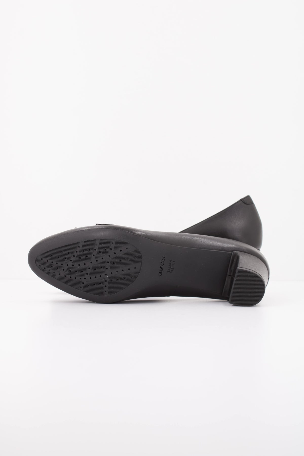 GEOX DLBC  en color NEGRO  (5)