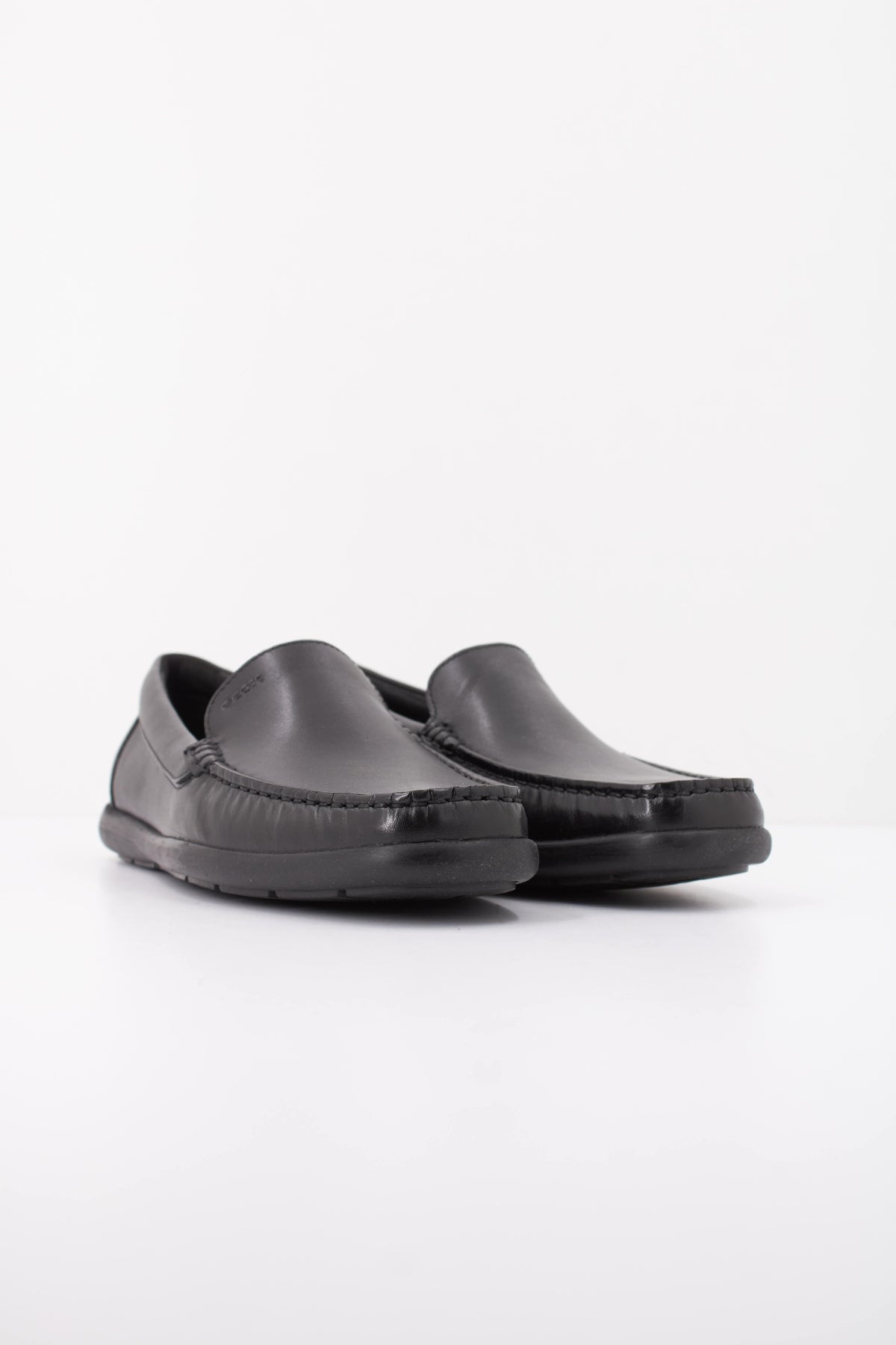 GEOX UBB  en color NEGRO  (2)