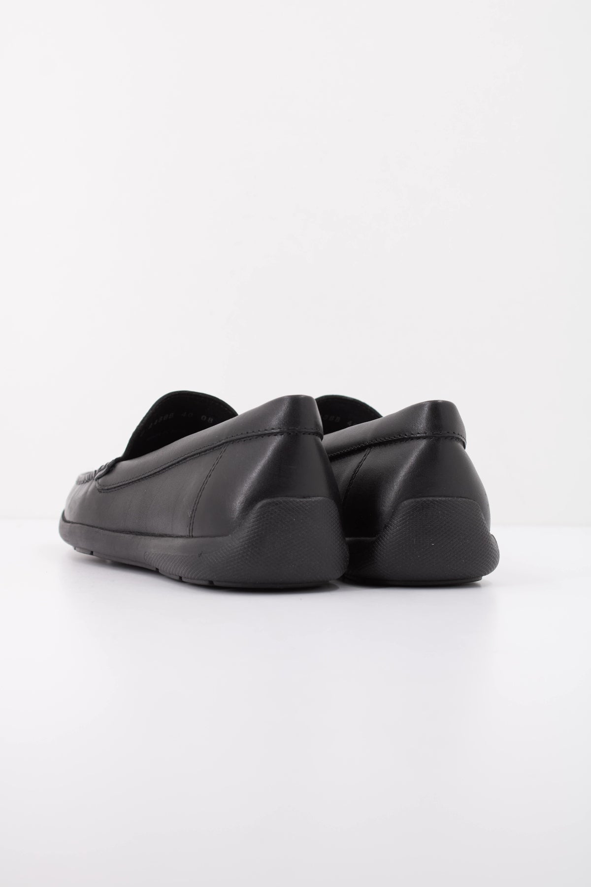GEOX UBB  en color NEGRO  (4)
