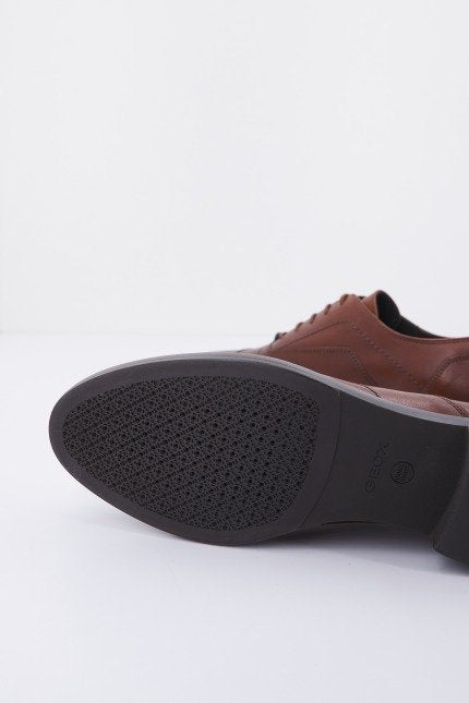 GEOX DONNA BROGUE en color MARRON  (4)
