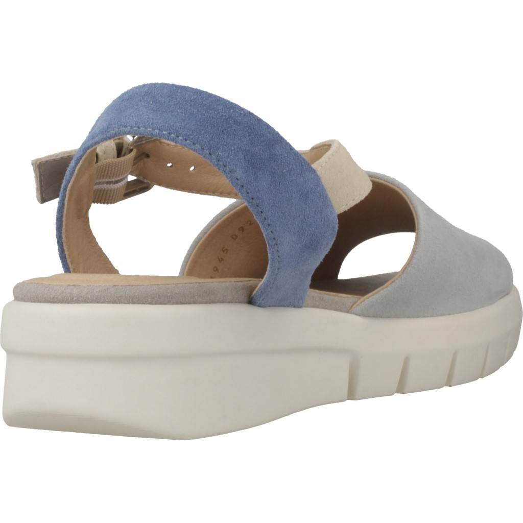 GEOX  D WIMBLEY SANDAL en color AZUL  (3)