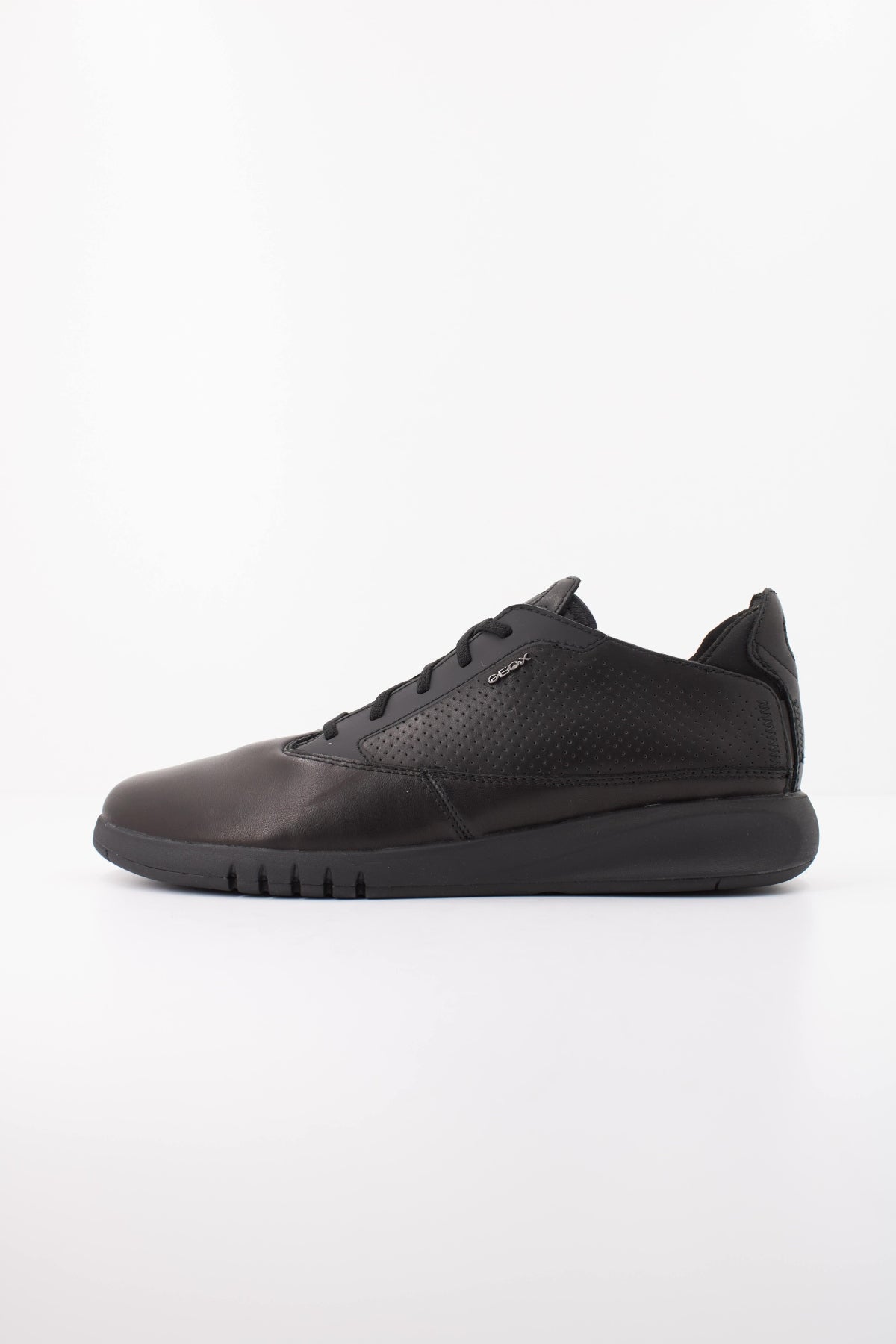 GEOX U AERANTIS en color NEGRO  (1)
