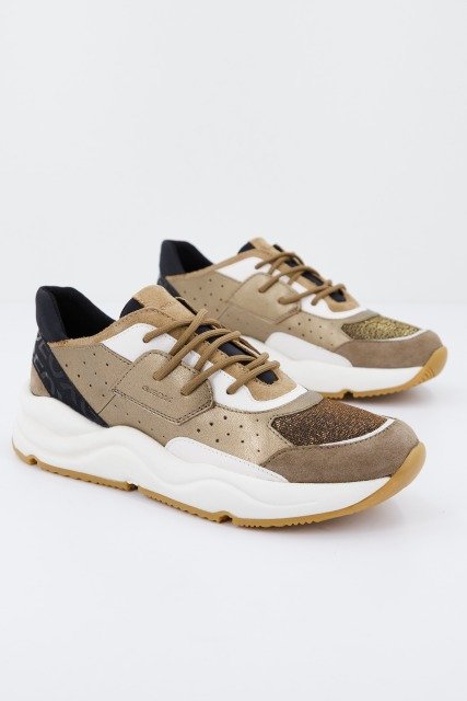 GEOX D TOPAZIO en color MARRON  (1)