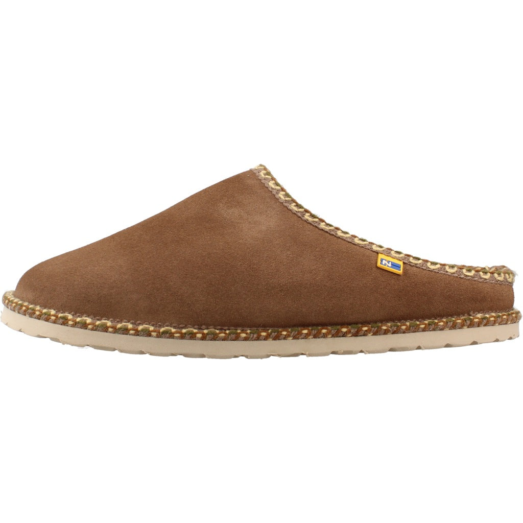 NORDIKAS  AFELPADO ZAPATILLA HOGAR en color MARRON  (2)