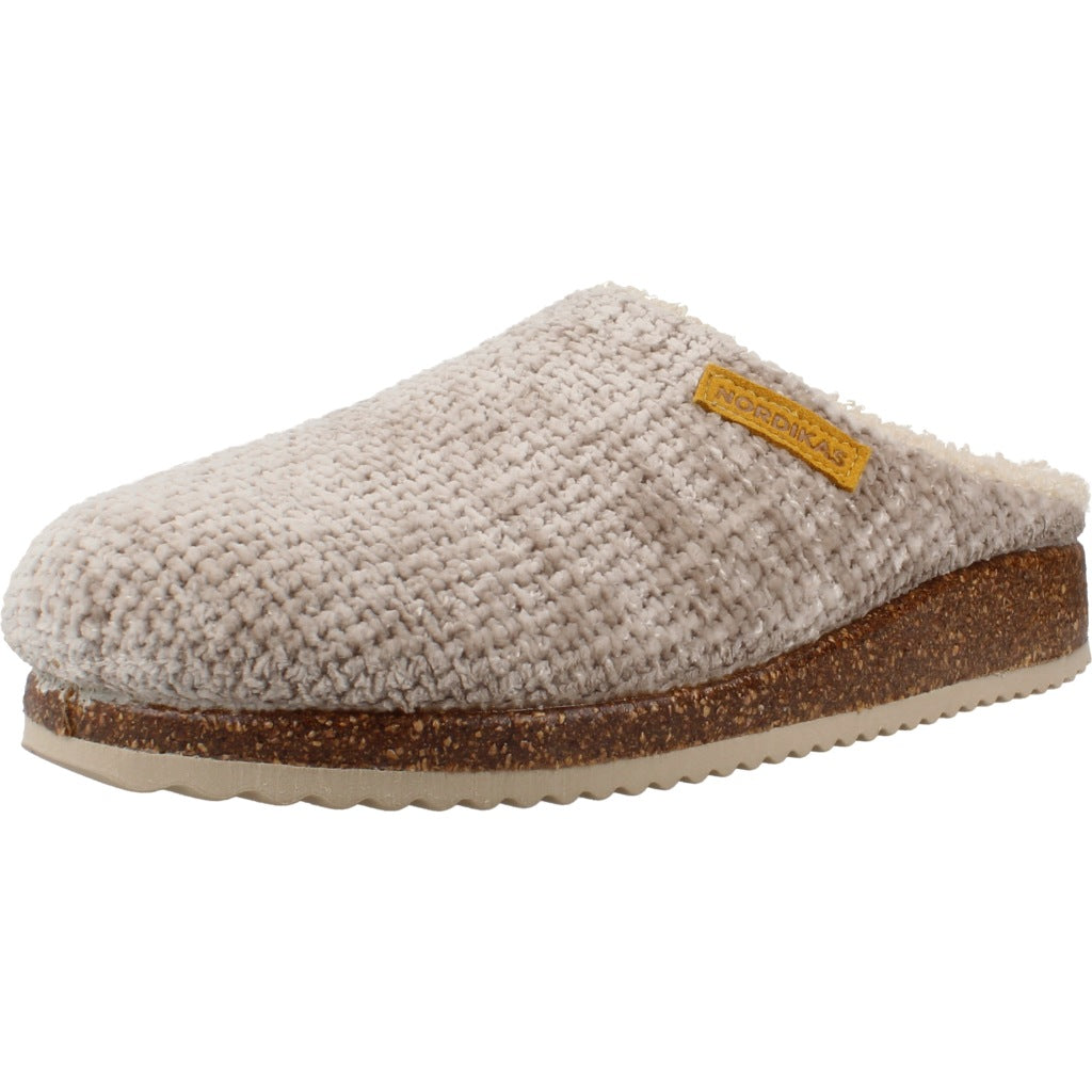 NORDIKAS  ISLANDIA ZAPATILLA HOGAR en color BEIS  (1)