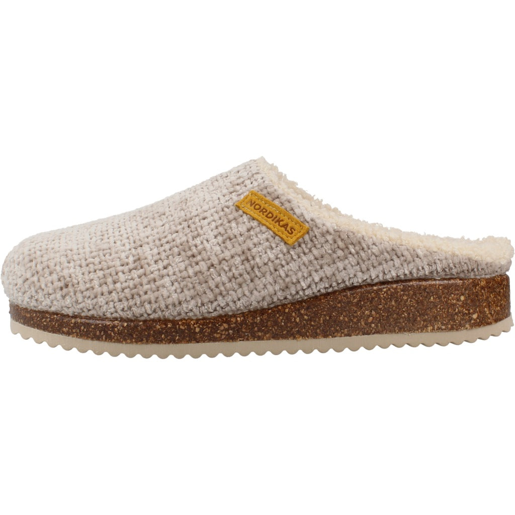 NORDIKAS  ISLANDIA ZAPATILLA HOGAR en color BEIS  (2)