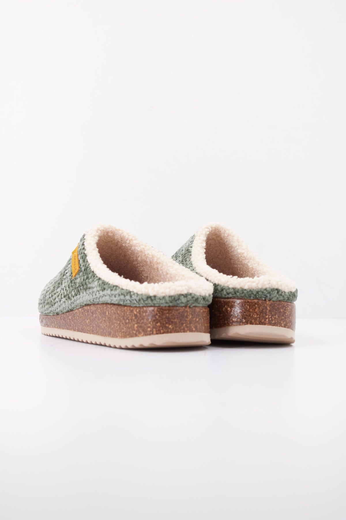 NORDIKAS  ISLANDIA ZAPATILLA HOGAR en color VERDE  (4)