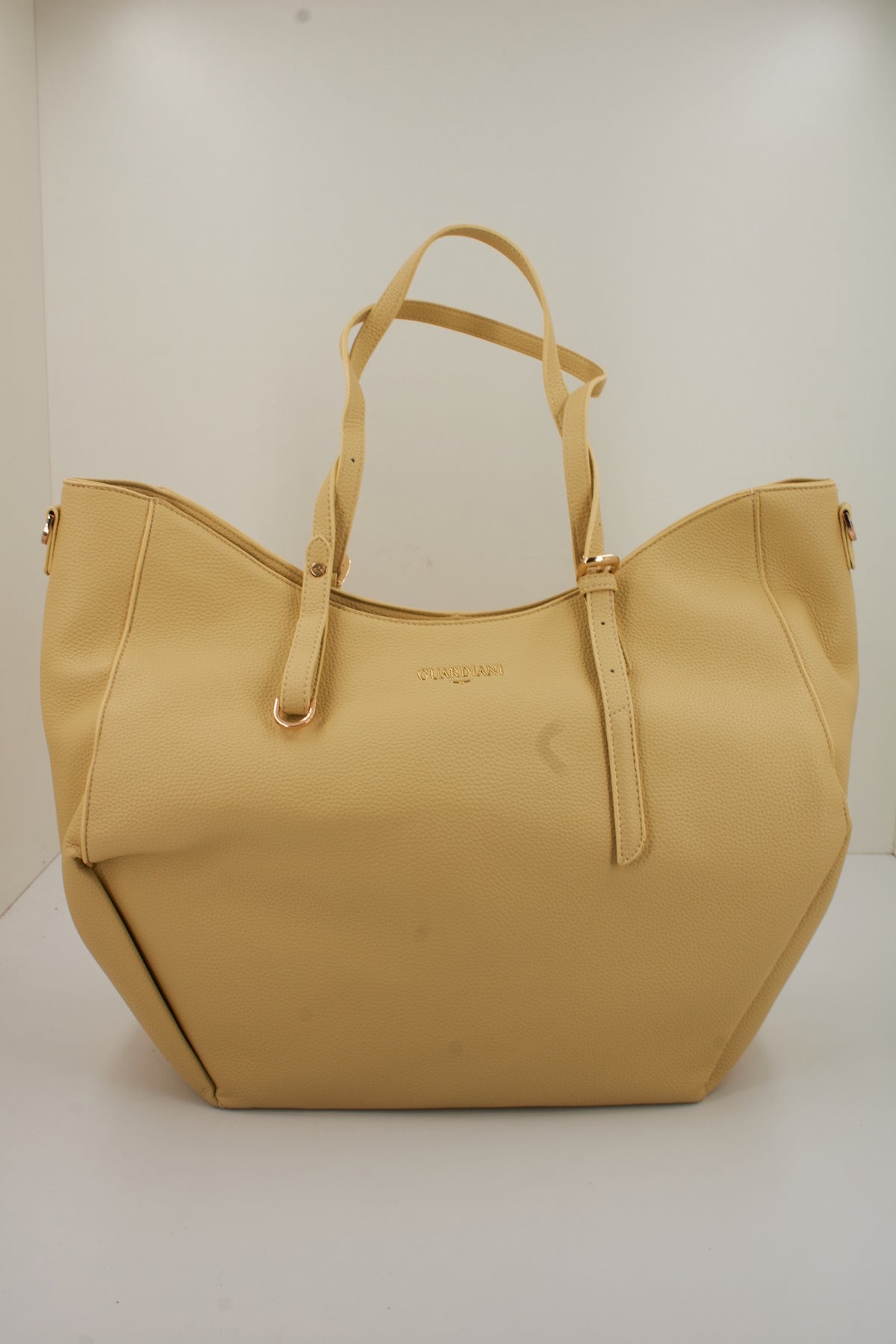 ALBERTO GUARDIANI GTT  en color AMARILLO  (2)
