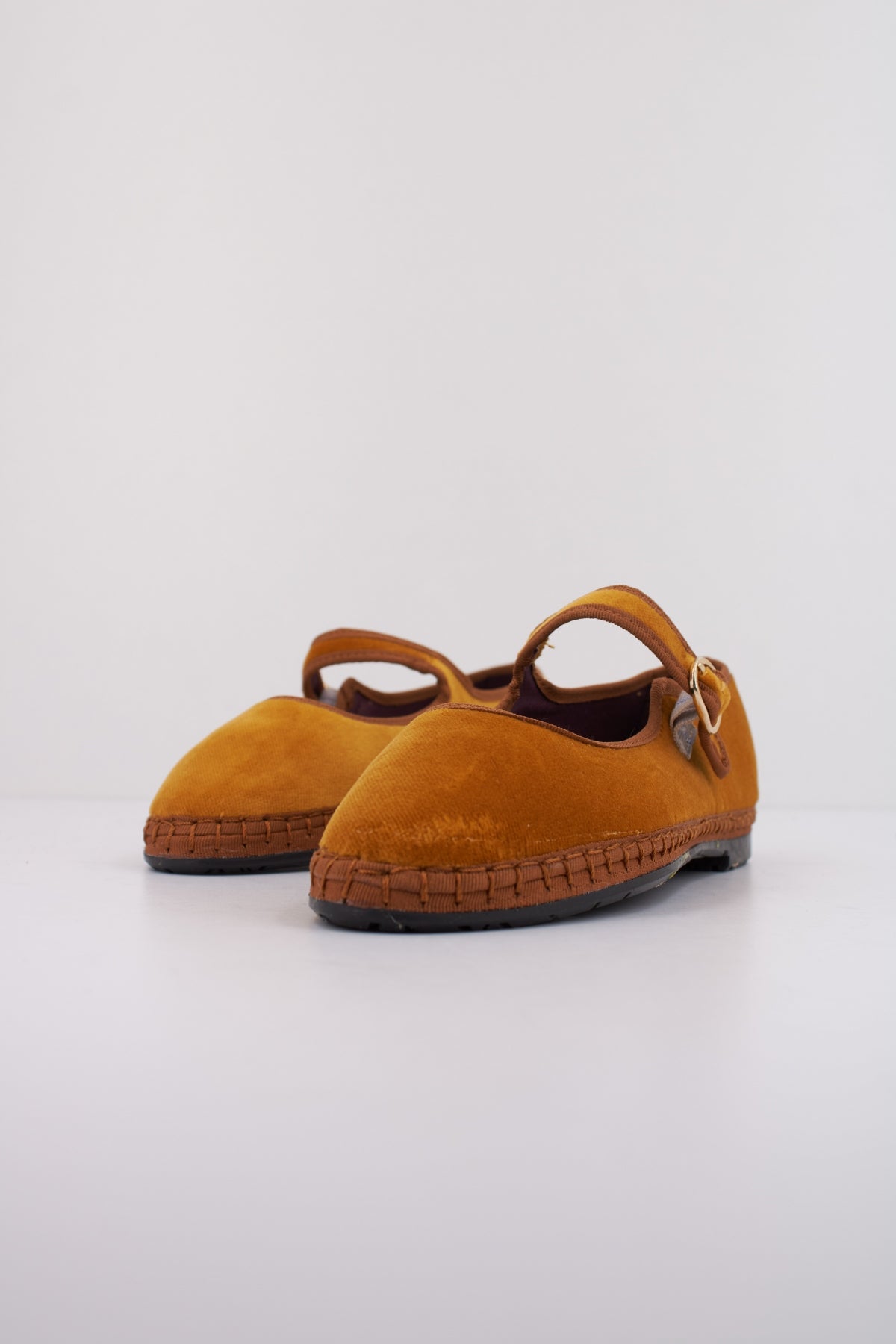 FLABELUS AMARANTA  en color AMARILLO  (2)