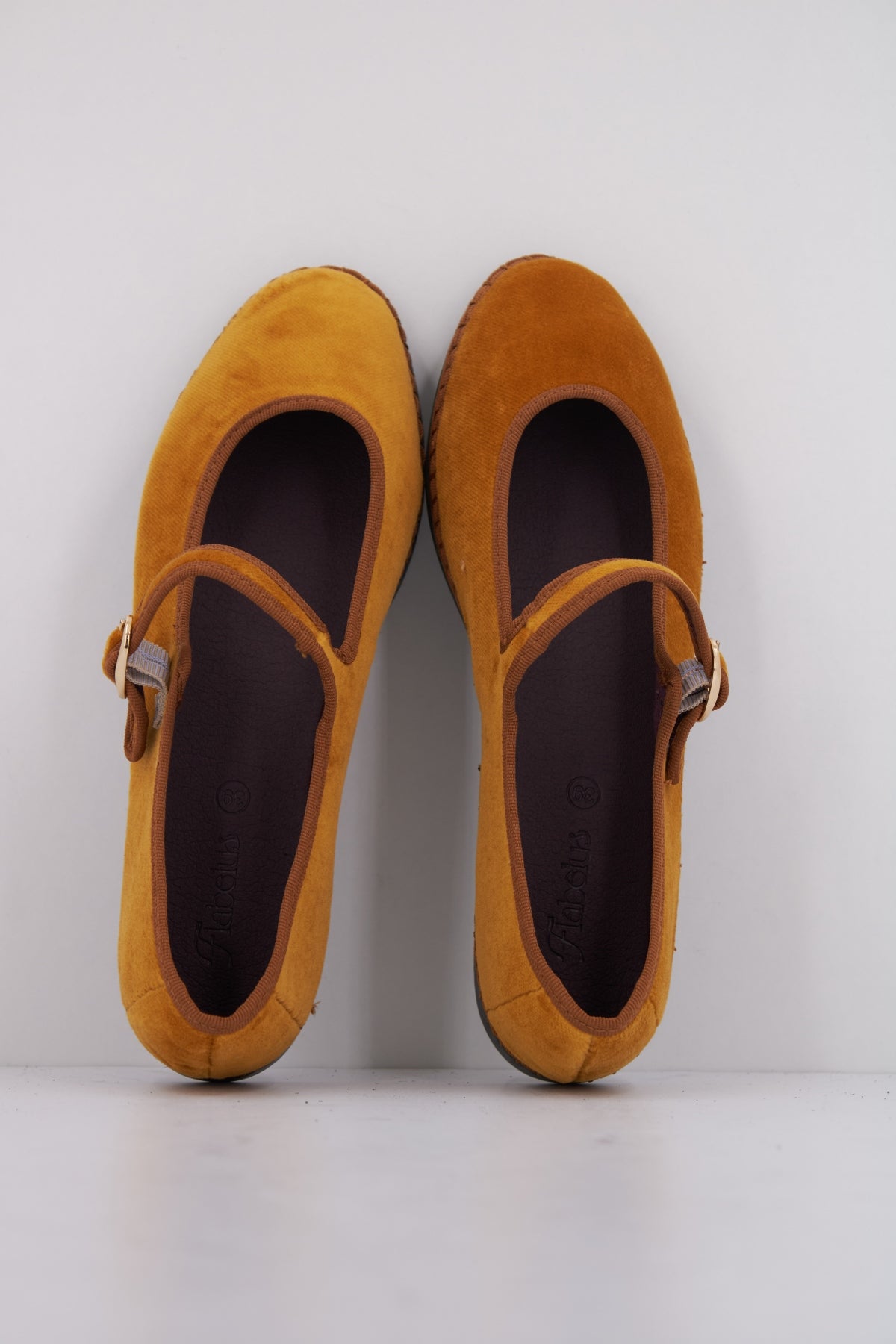 FLABELUS AMARANTA  en color AMARILLO  (3)