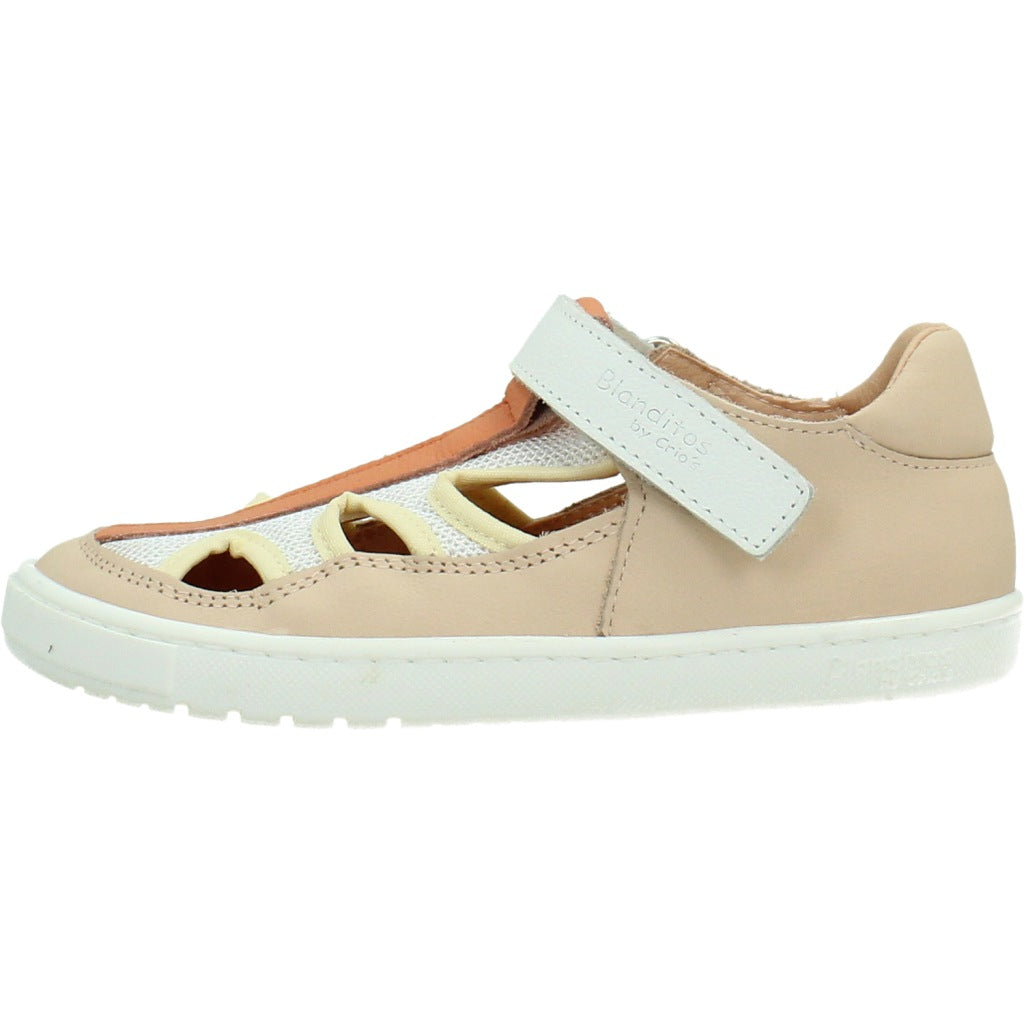 BLANDITOS ZAPATO TIRA ADHESIVA en color BEIS  (2)