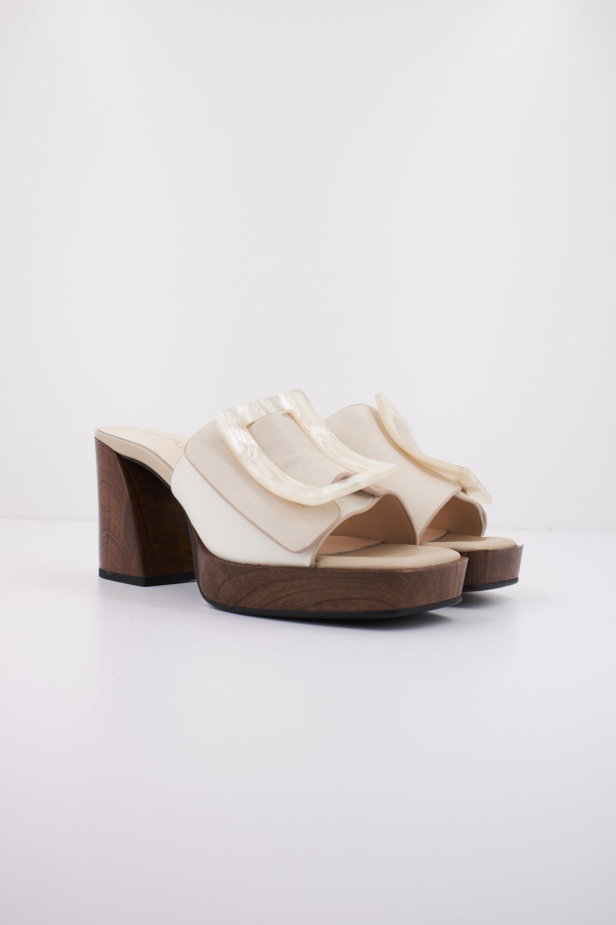 NOA HARMON N en color BEIS  (2)