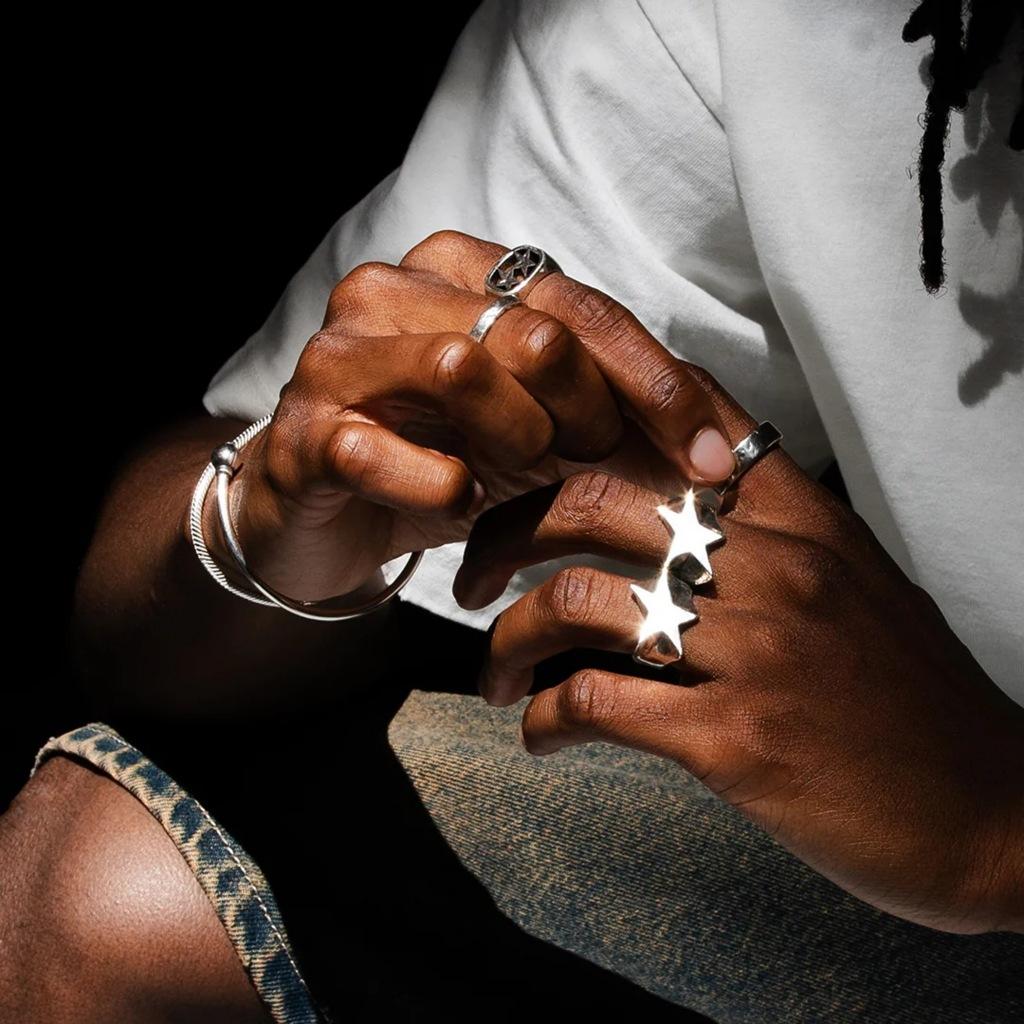 TWOJEYS SUPERSTAR KNUCKLE RING en color PLATA  (6)