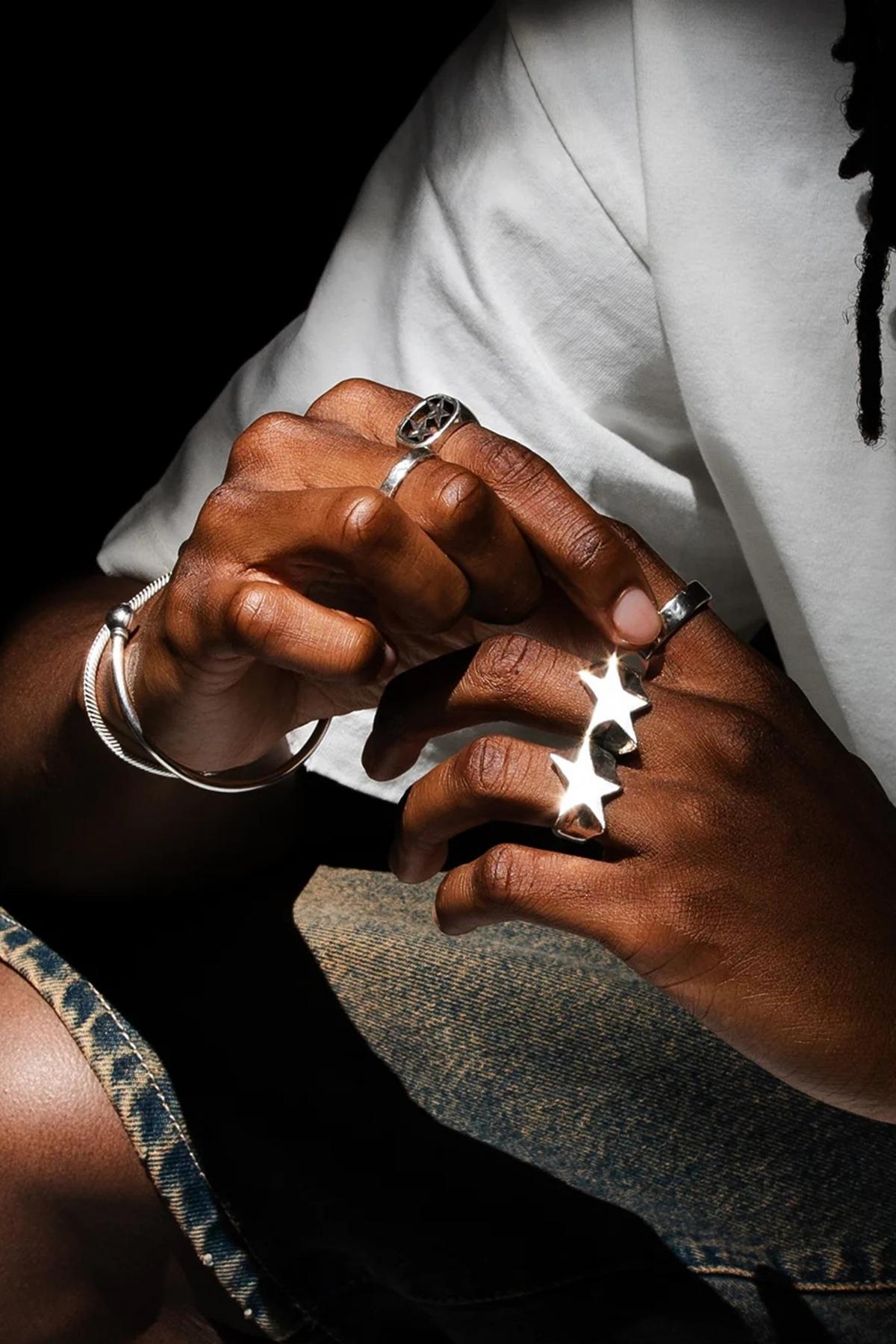 TWOJEYS SUPERSTAR KNUCKLE RING en color PLATA  (3)