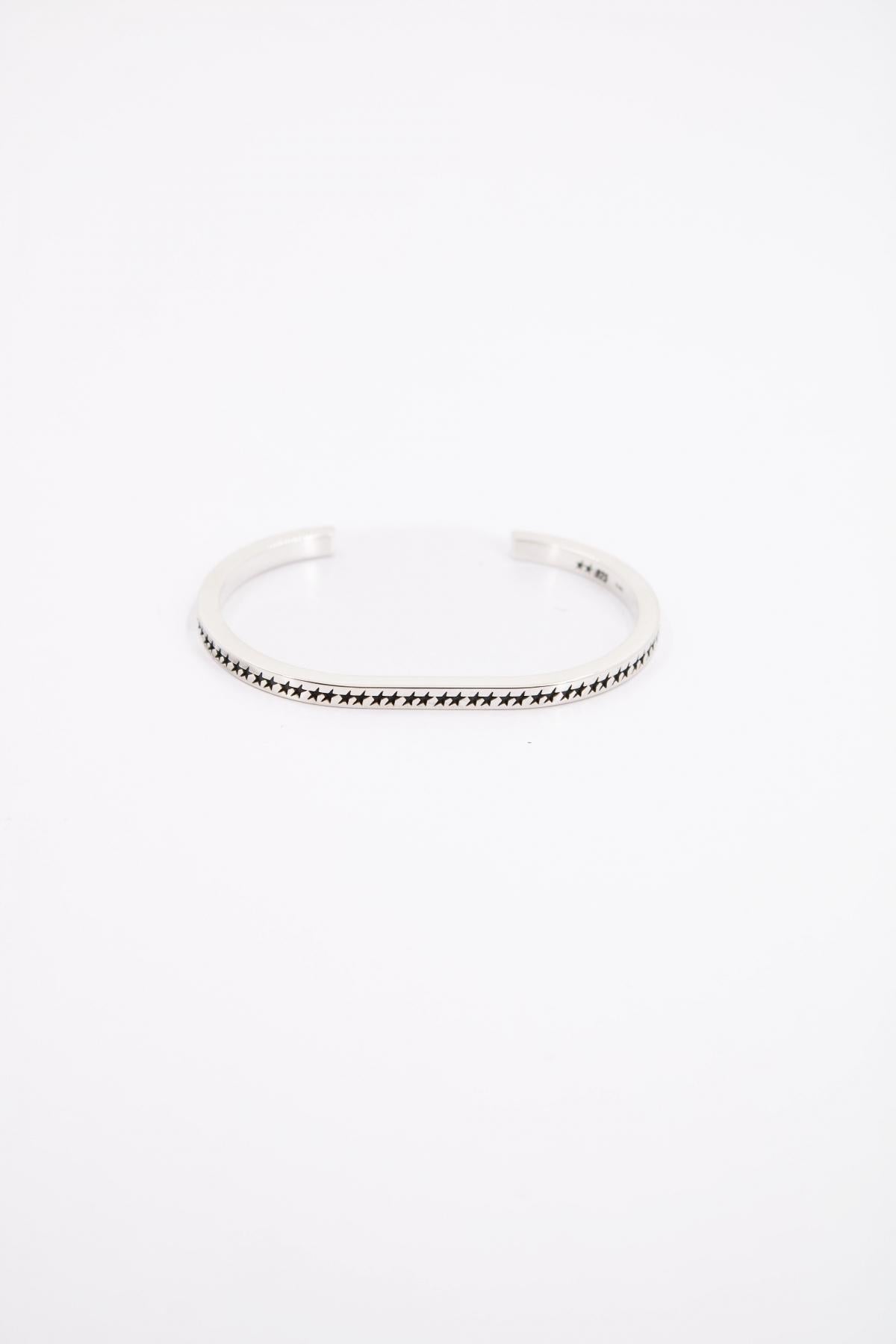 TWOJEYS  ICON MONOGRAM BANGLE S en color PLATA  (1)