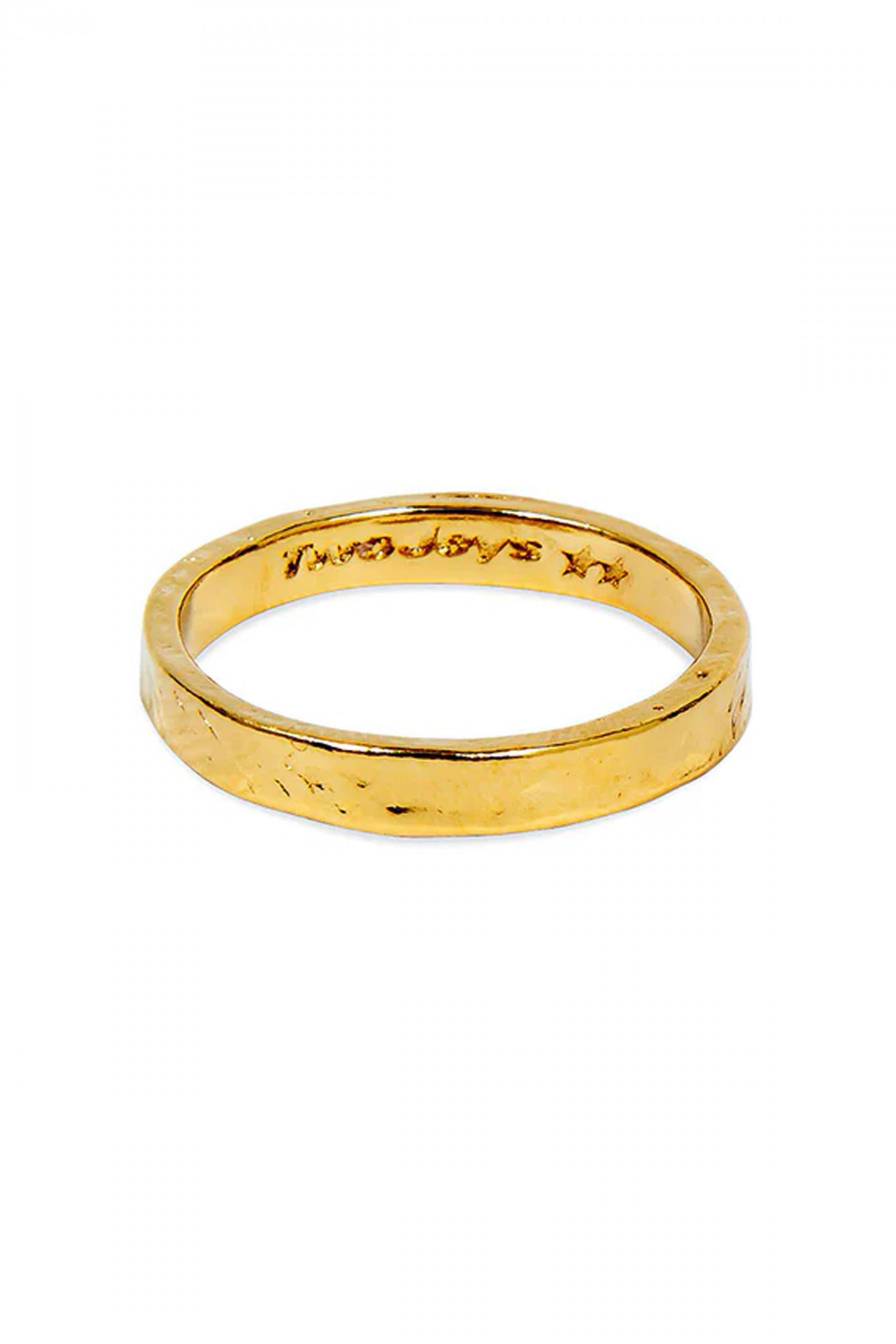 TWOJEYS  RING en color ORO  (1)