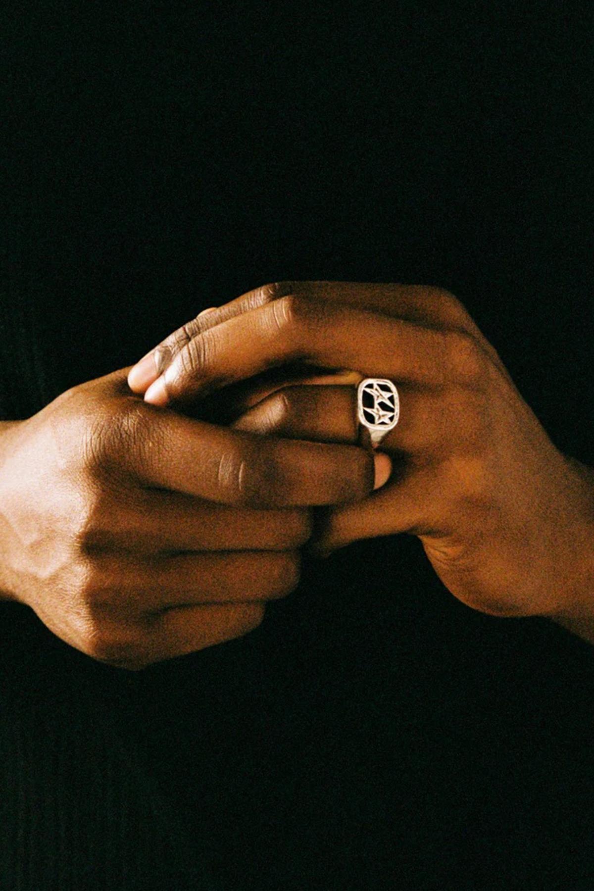 TWOJEYS FRAMED RING en color PLATA  (2)