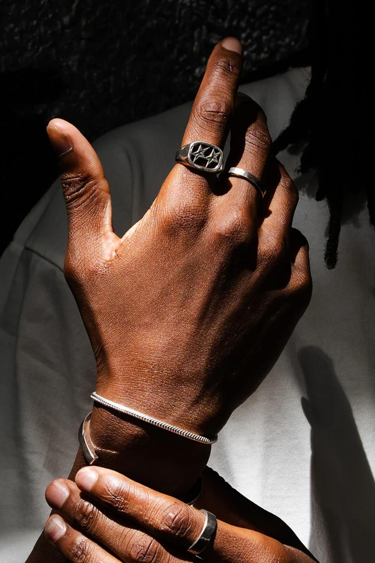 TWOJEYS FRAMED RING en color PLATA  (3)