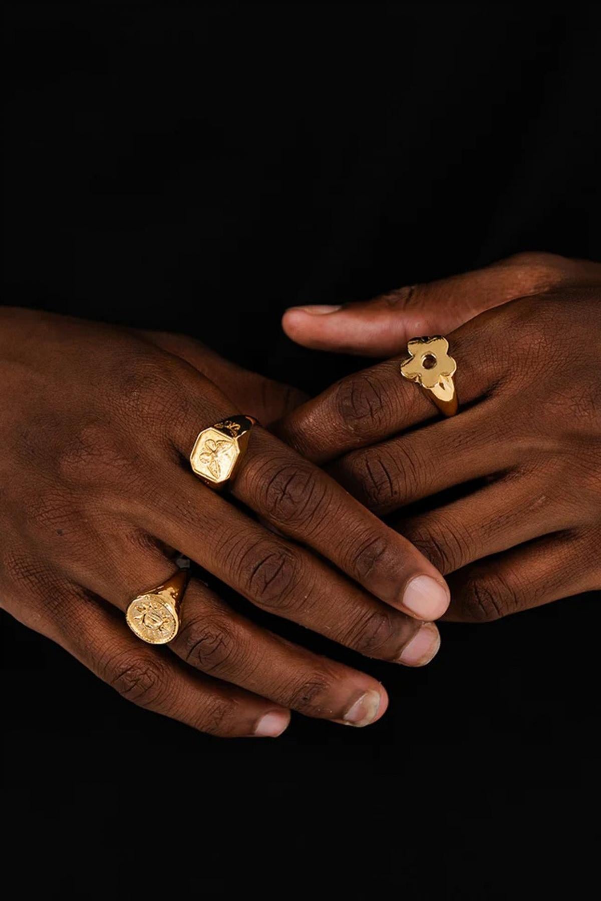 TWOJEYS  FLOWER RING en color ORO  (2)