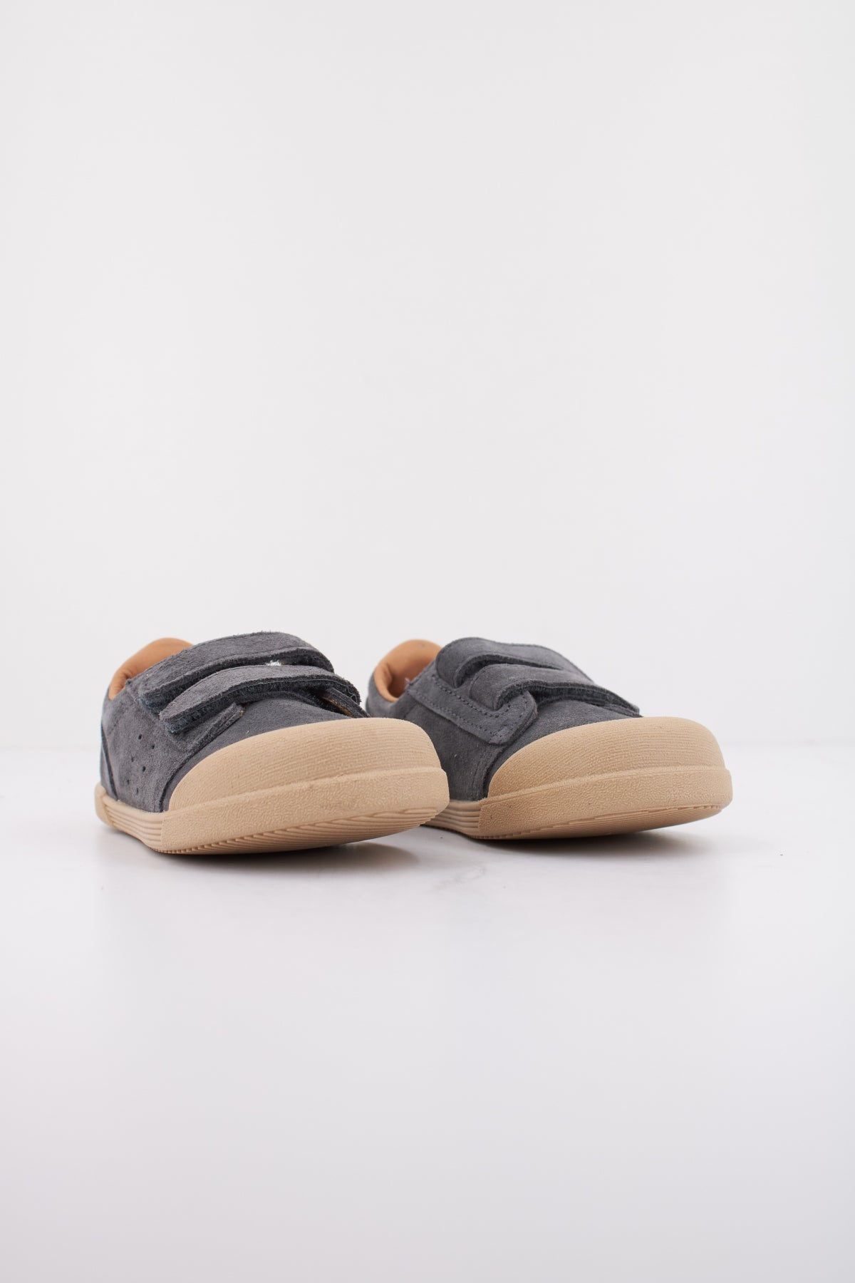 IGOR TENNIS SUEDE en color GRIS  (2)