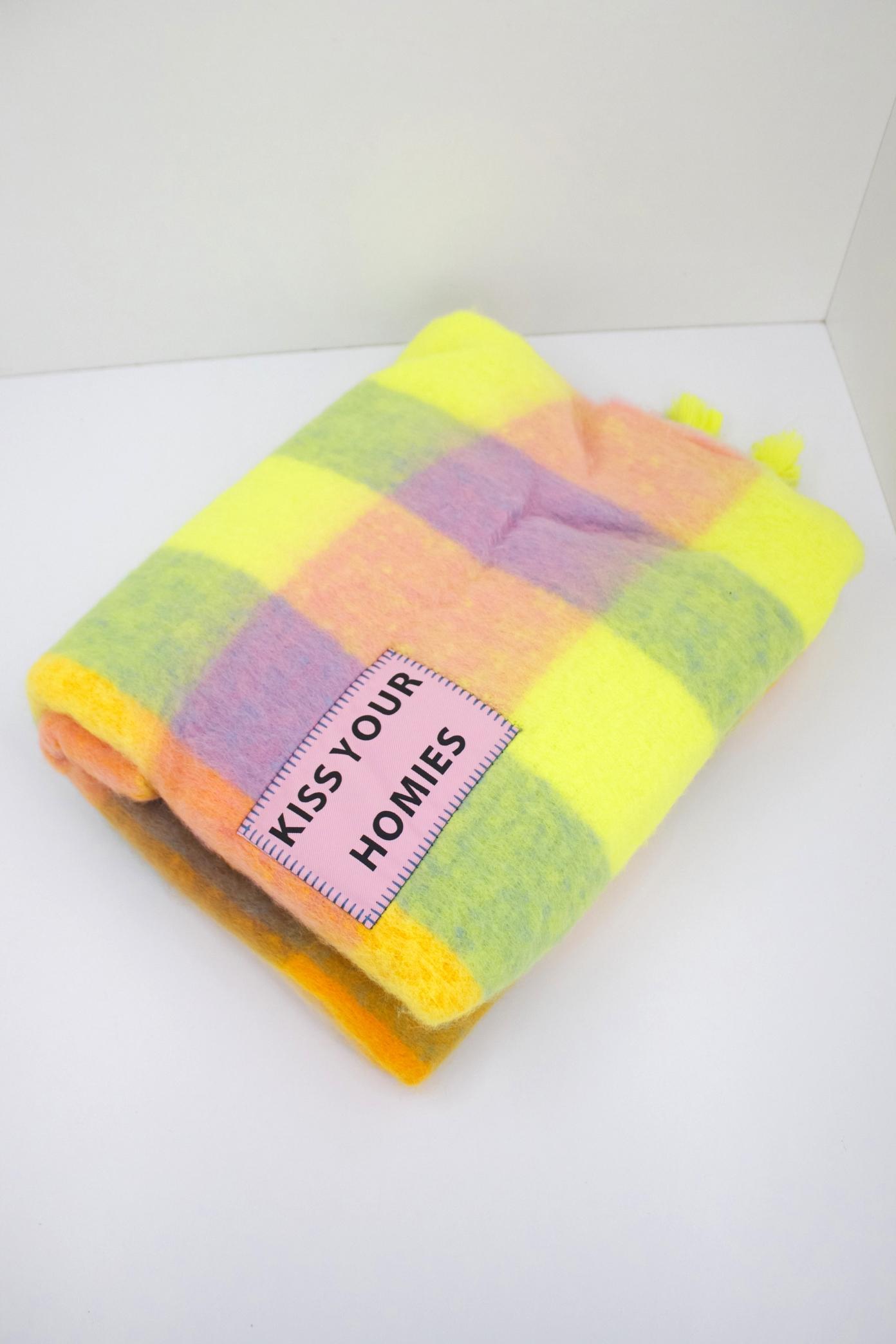 VERB TO DO KISS YOUR HOMIES en color MULTICOLOR  (2)