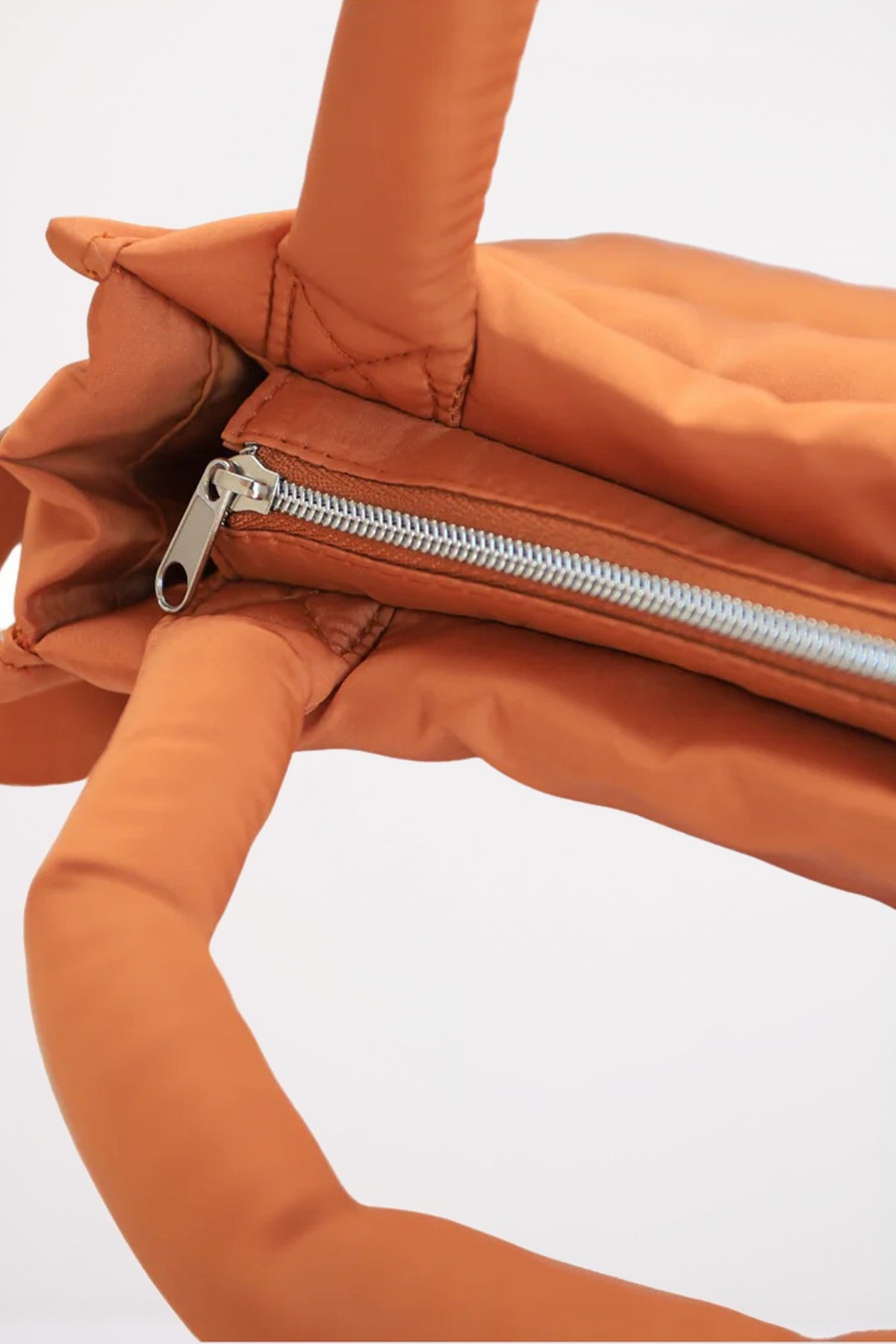 VERB TO DO HANDBAG en color NARANJA  (2)