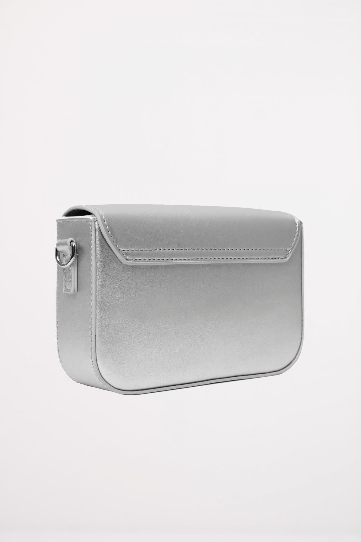 OLIVIA MAREQUE PANTONE en color PLATA  (2)