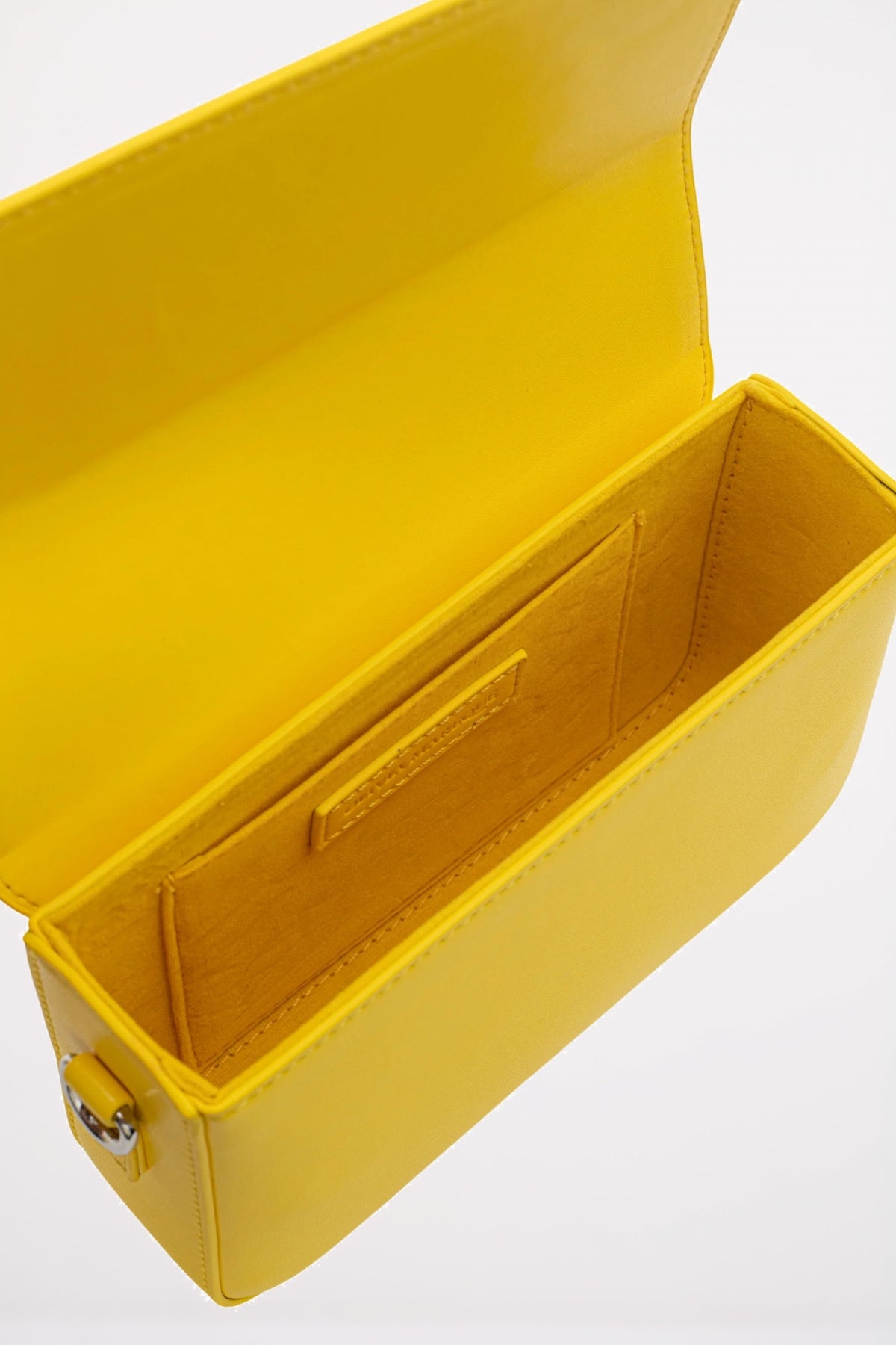OLIVIA MAREQUE PANTONE  en color AMARILLO  (3)