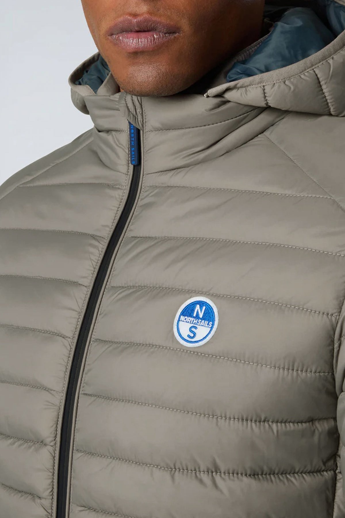 NORTH SAILS  ZEPHYR ULTRALIGHT JACKET  en color GRIS  (3)