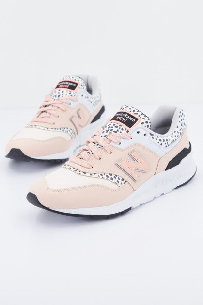 NEW BALANCE CW HPR en color BEIS  (1)