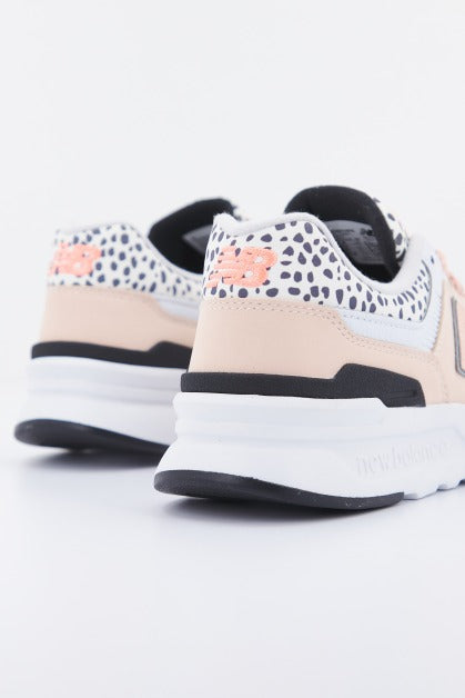 NEW BALANCE CW HPR en color BEIS  (3)