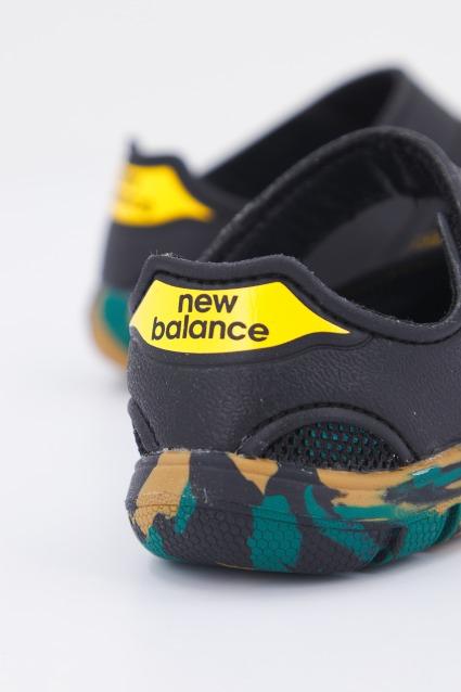 NEW BALANCE IO CK KIDS en color NEGRO  (4)