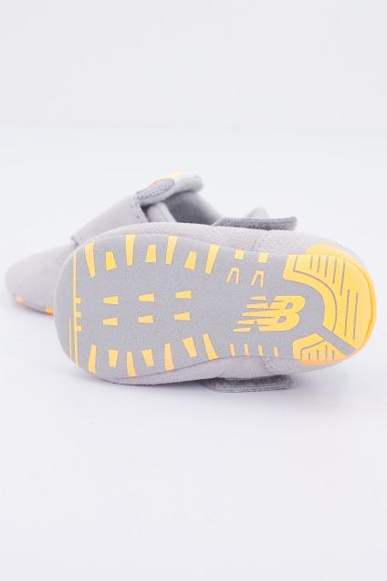 NEW BALANCE CV CHG en color GRIS  (4)