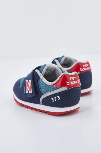 NEW BALANCE IZ JA  en color AZUL  (2)
