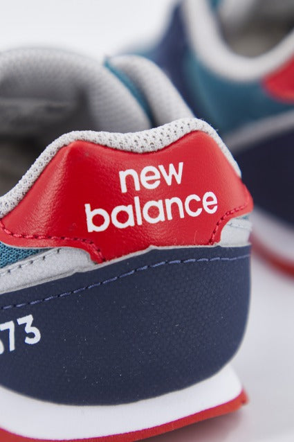 NEW BALANCE IZ JA  en color AZUL  (4)