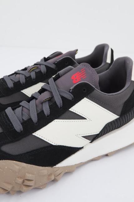 NEW BALANCE UXC QG en color GRIS  (4)