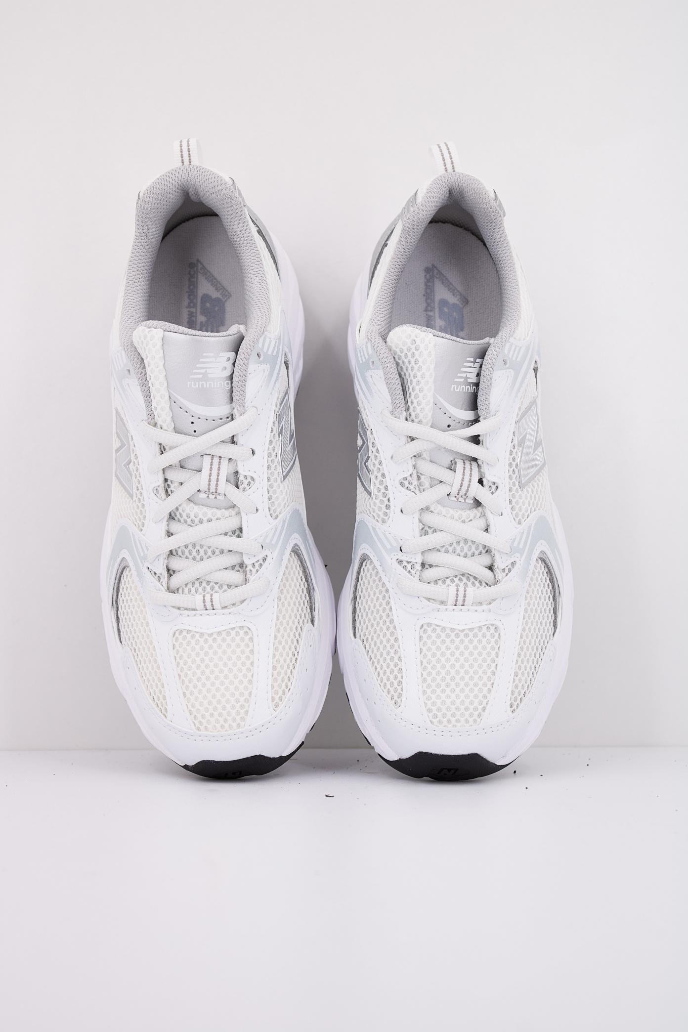 NEW BALANCE MR EMA en color BLANCO  (3)
