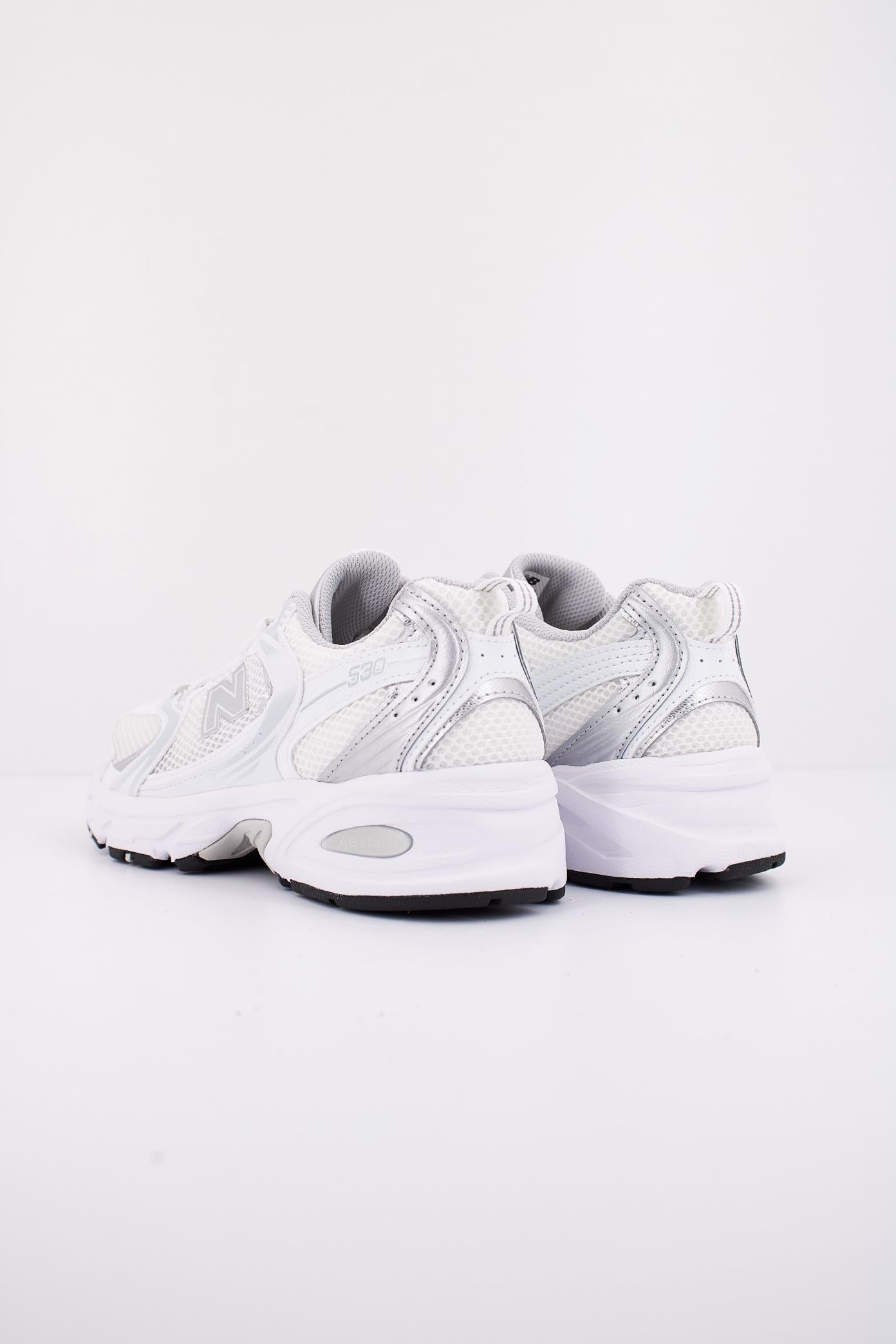NEW BALANCE MR EMA en color BLANCO  (4)