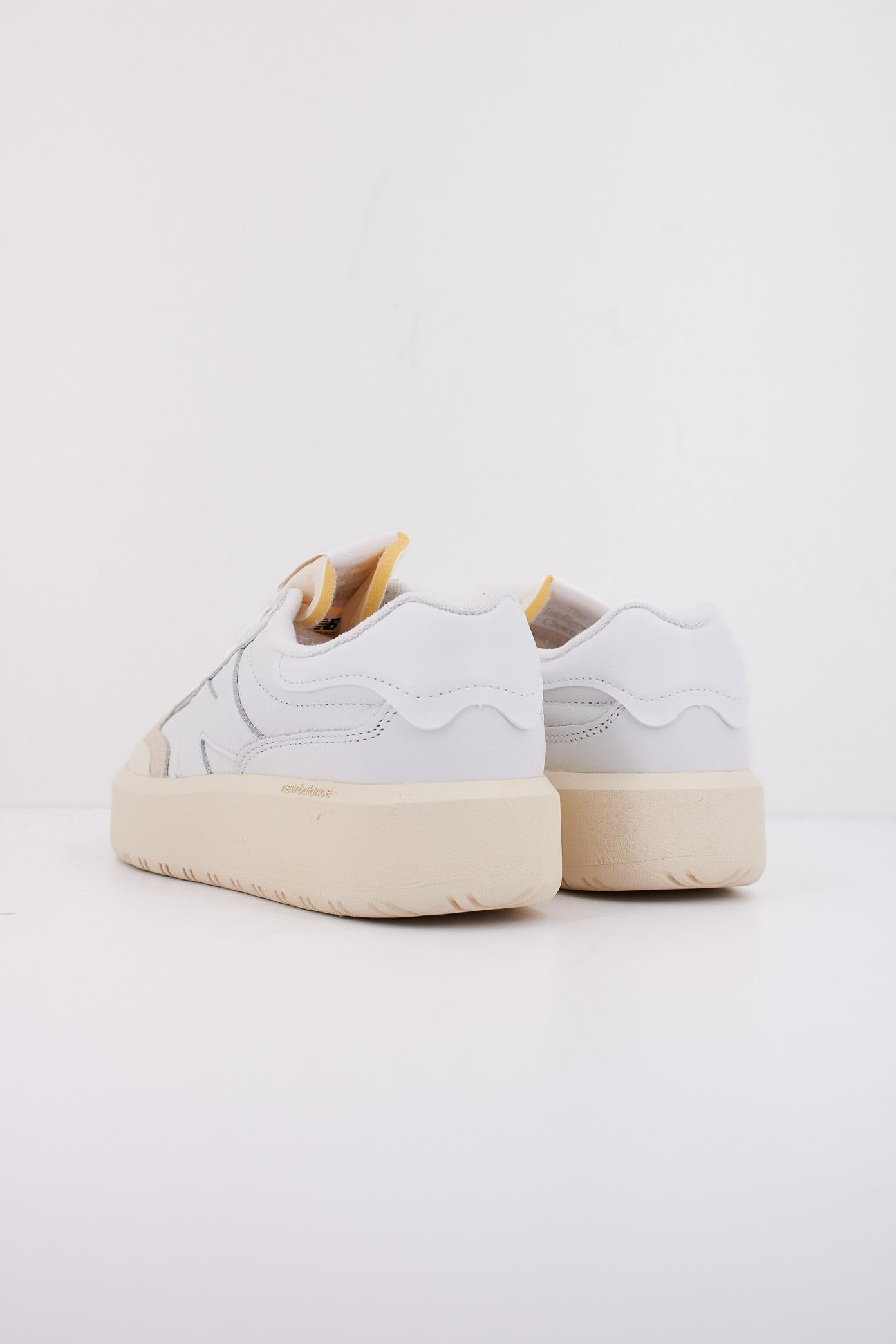 NEW BALANCE CT OB en color BLANCO  (4)