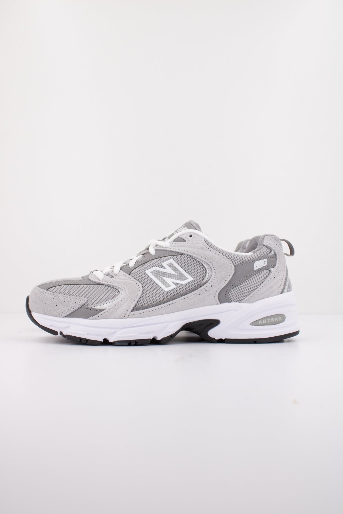 NEW BALANCE MR CK  en color GRIS  (1)