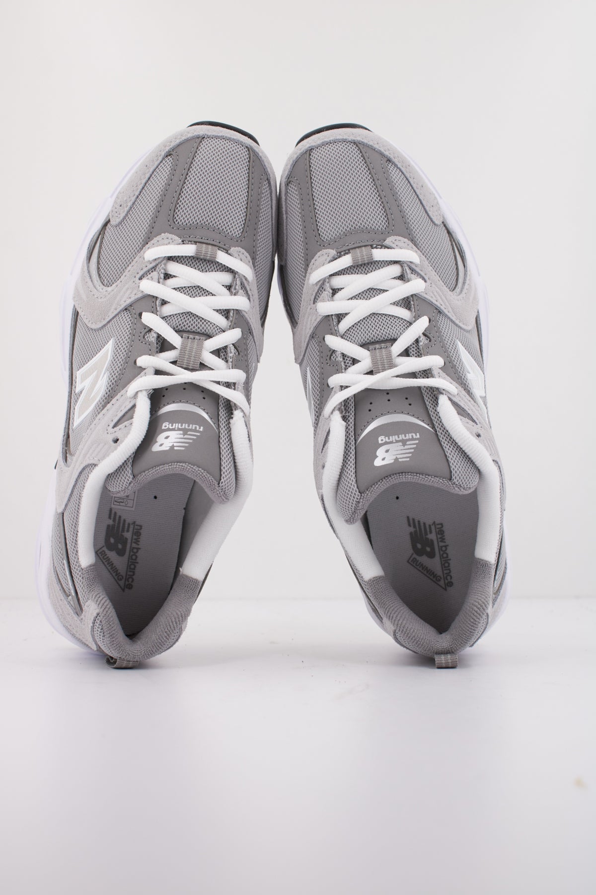 NEW BALANCE MR CK  en color GRIS  (3)