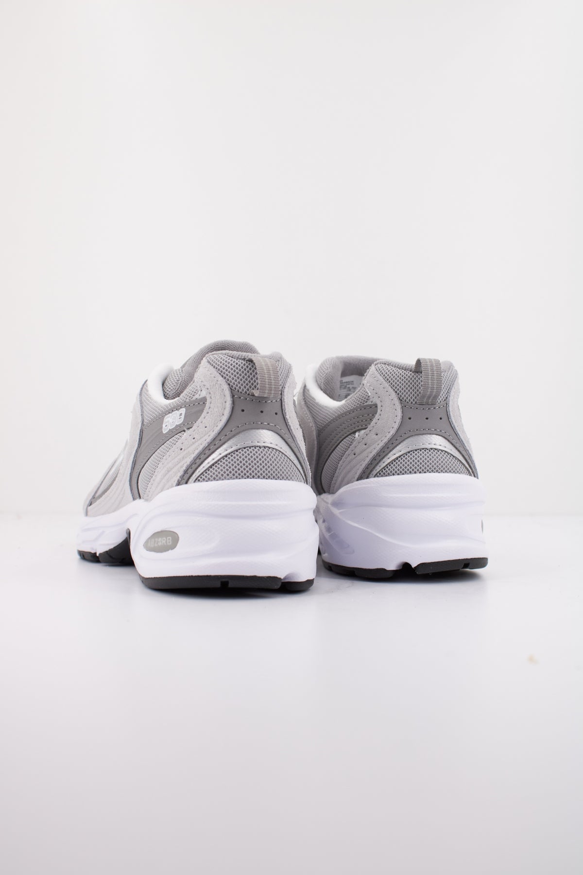 NEW BALANCE MR CK  en color GRIS  (4)