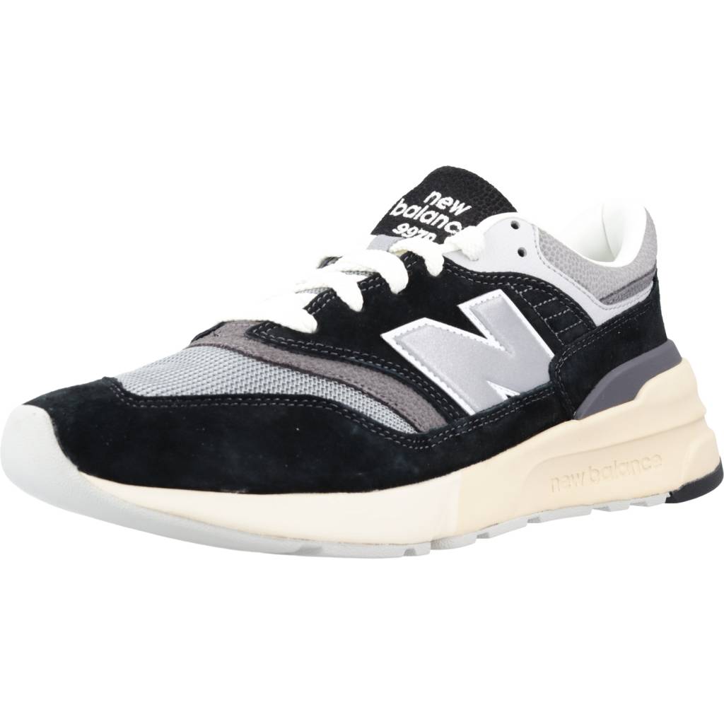 NEW BALANCE URHC en color NEGRO  (4)