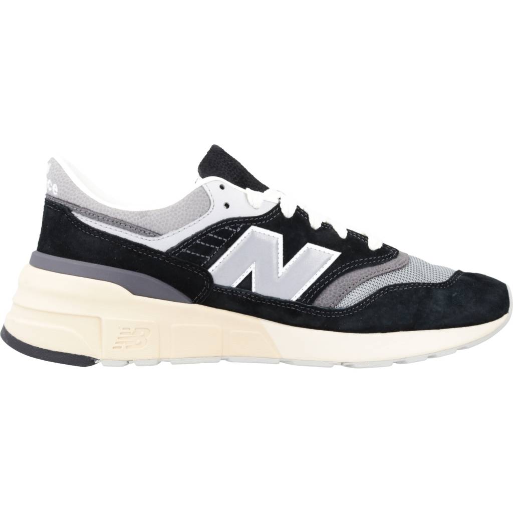 NEW BALANCE URHC en color NEGRO  (7)