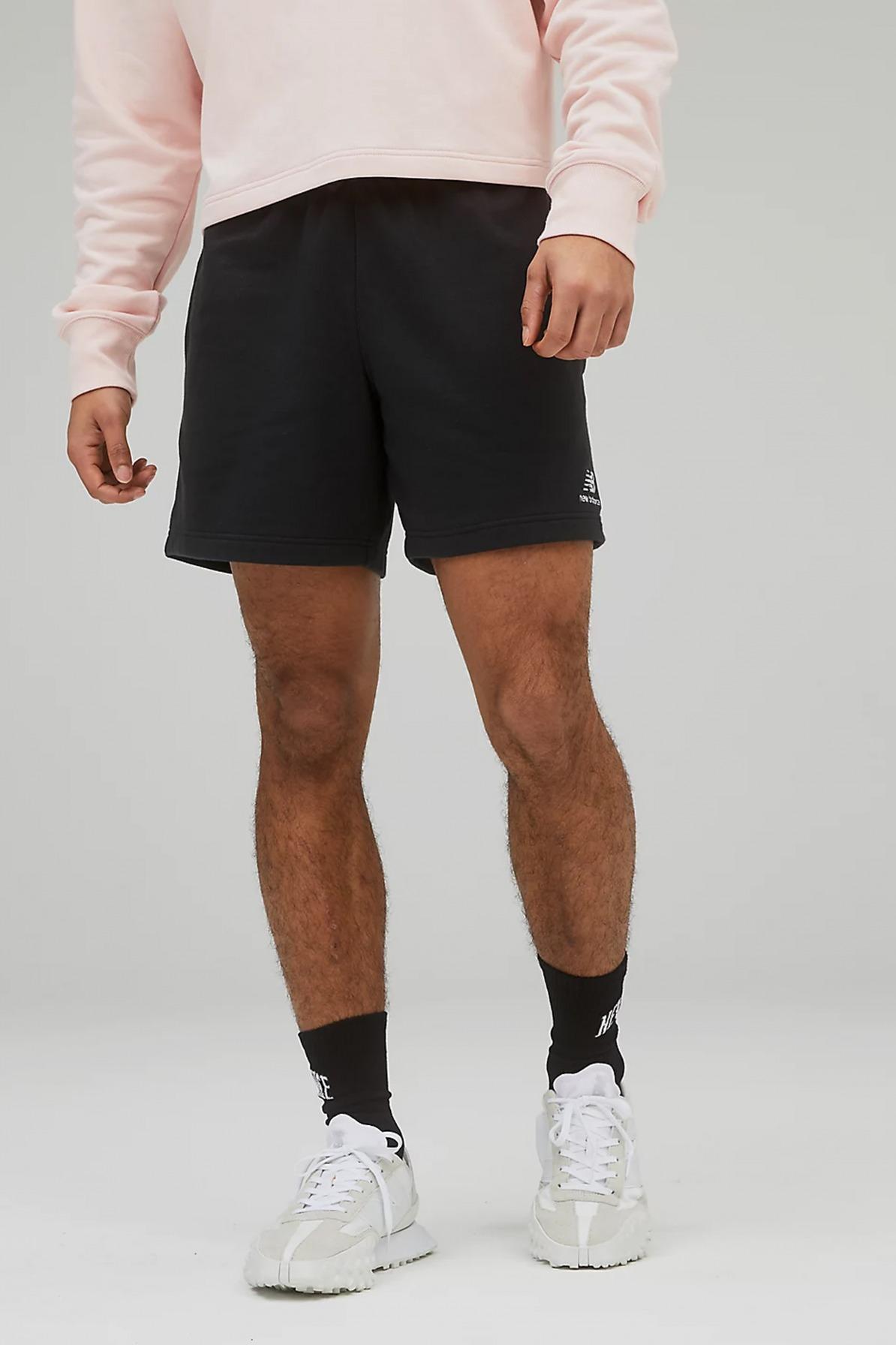 NEW BALANCE UNI-SSENTIALS FRENCH TERRY SHORT en color NEGRO  (1)