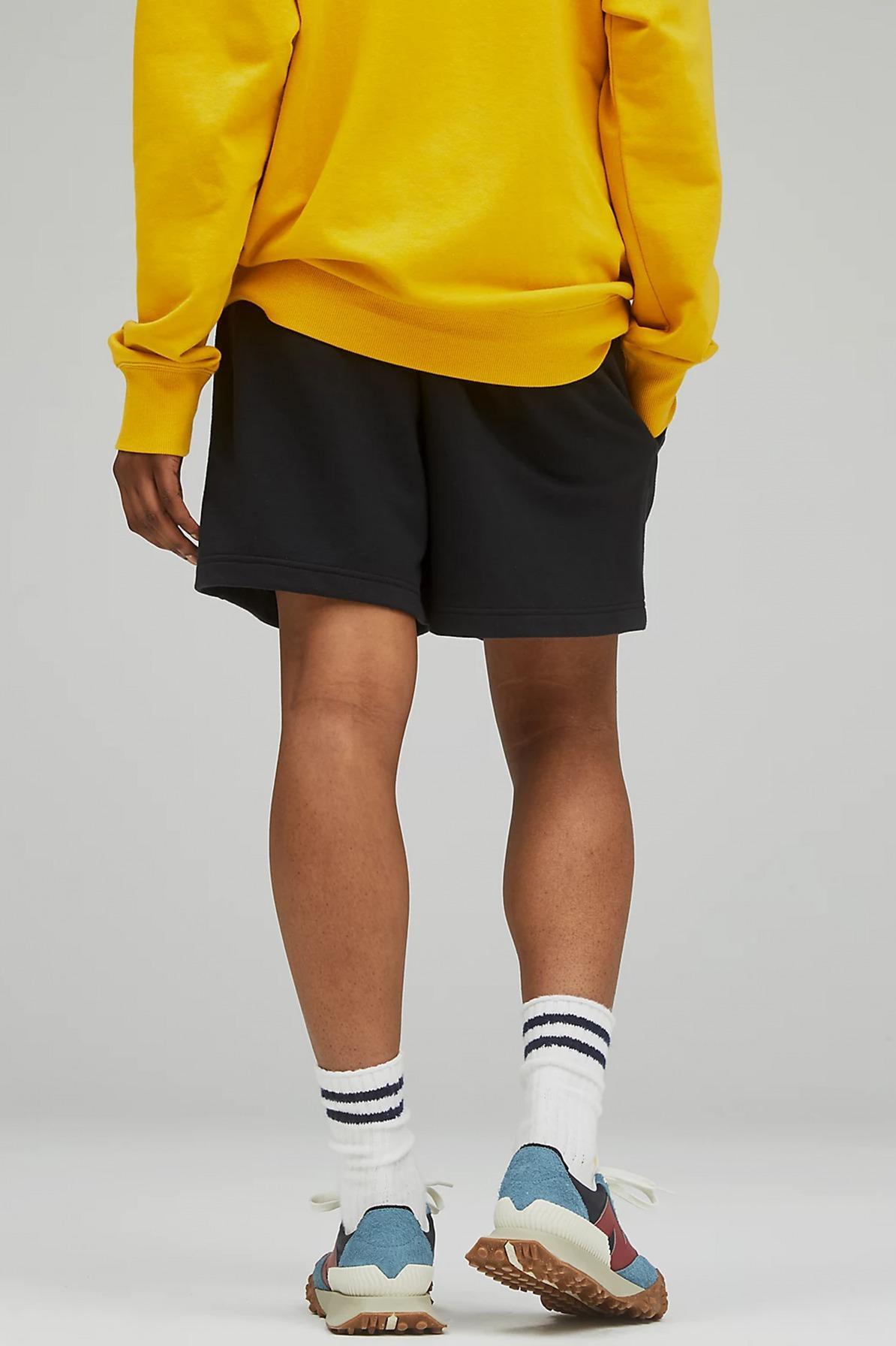NEW BALANCE UNI-SSENTIALS FRENCH TERRY SHORT en color NEGRO  (3)