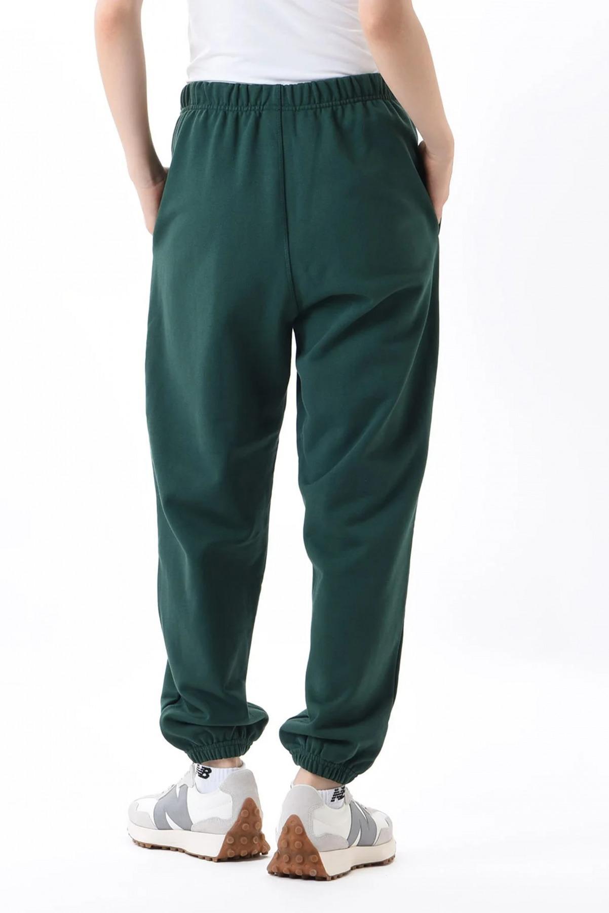 NEW BALANCE ATHLETICS REMASTERED FRENCH TERRY PANT en color VERDE  (3)