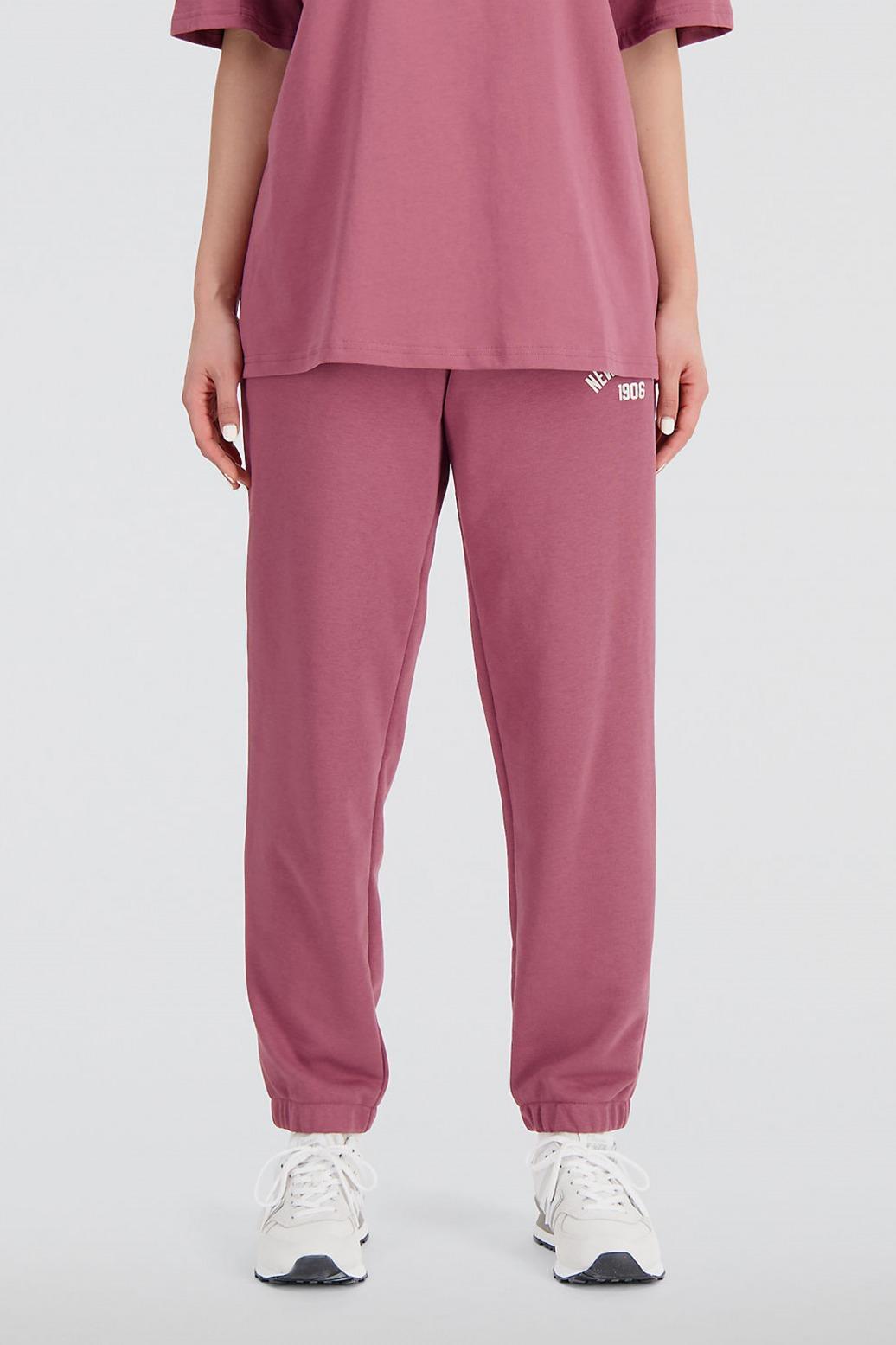 NEW BALANCE ESSENTIALS FLEECE PANT en color BURDEOS  (1)