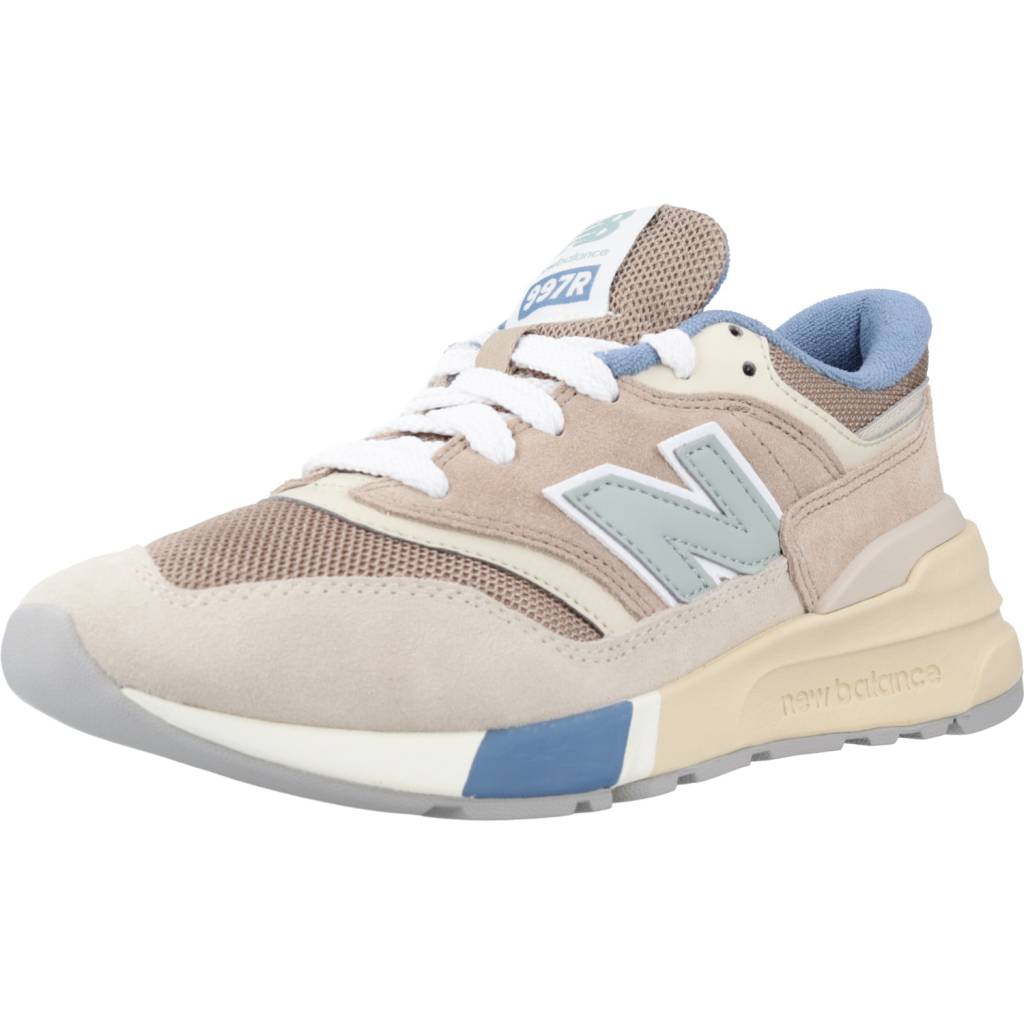 NEW BALANCE URBC en color BEIS  (4)