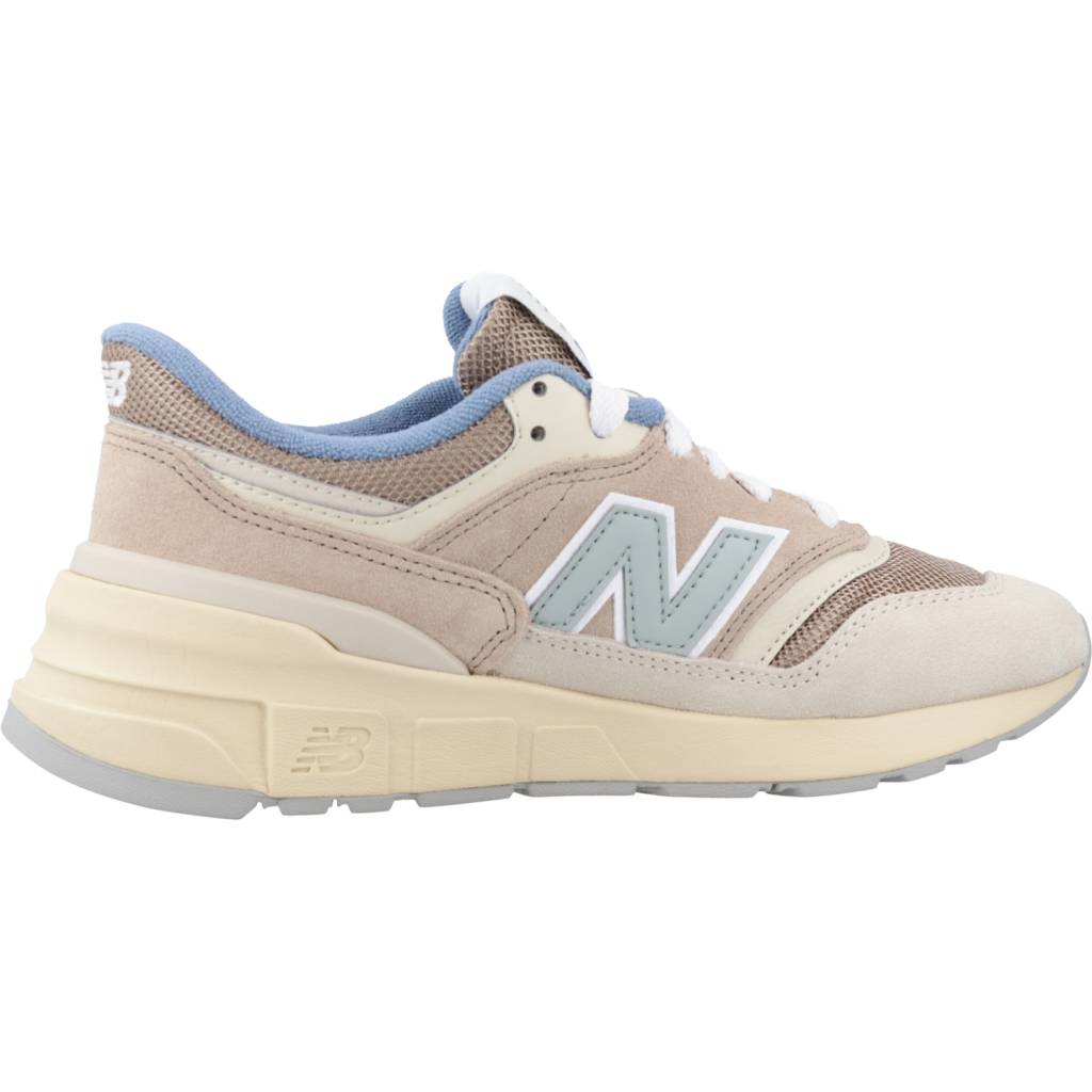 NEW BALANCE URBC en color BEIS  (7)
